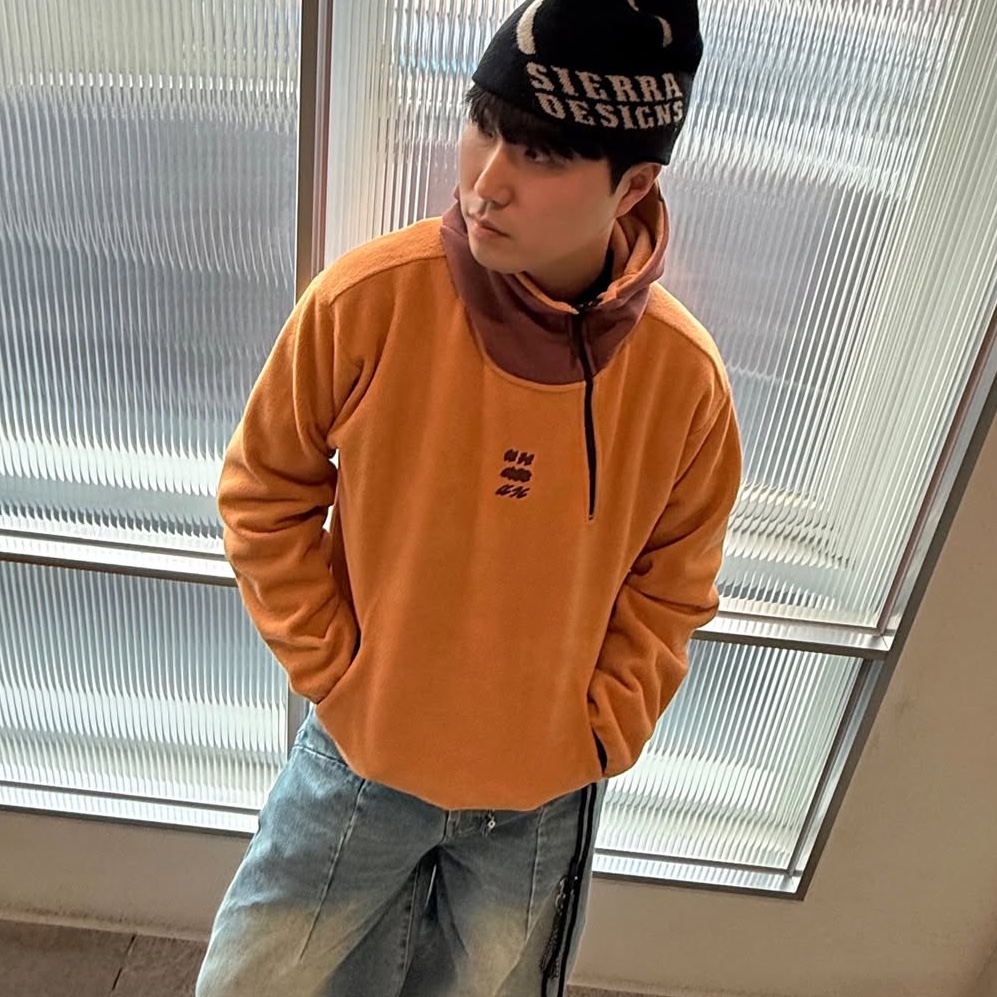 Express Holiday Cloud Symbol Pleece Anorak Mint, Express Holiday Cloud Symbol Pleece Anorak Brown 착용 스타일 - 2