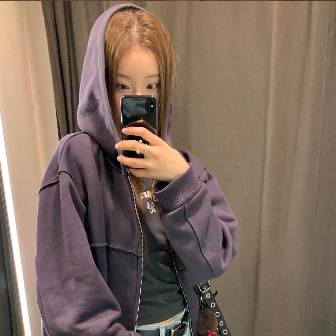 Thevinylhouse Cut Off Hoodie Zip-Up Purple 착용 스타일