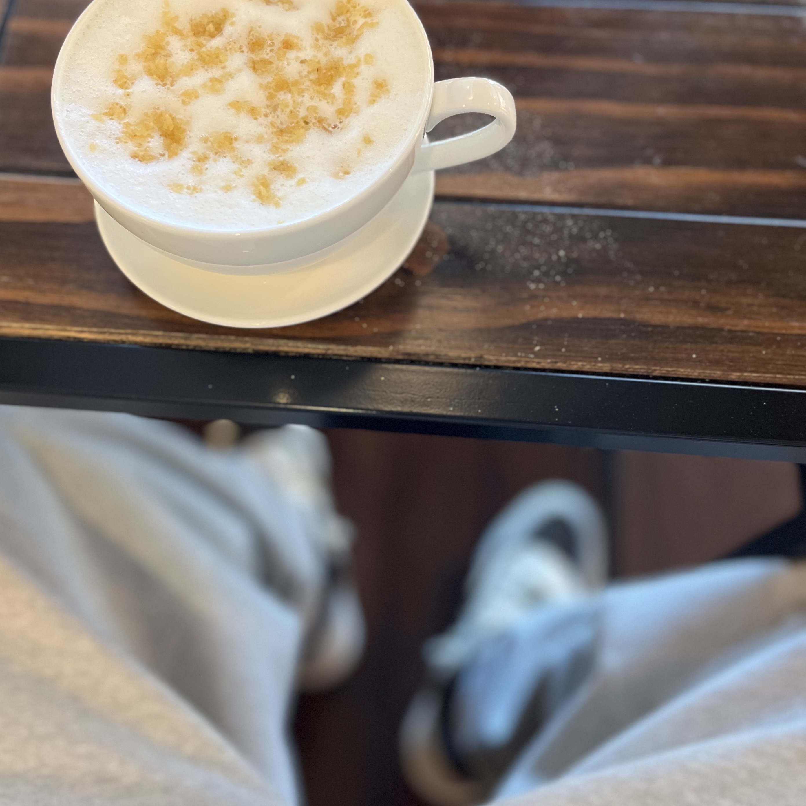 Jordan x Travis Scott Jumpman Jack TR Sail and Dark Mocha, Nike x Stussy Fleece Pants Grey Heather (FN5231-050) 착용 스타일 - 1