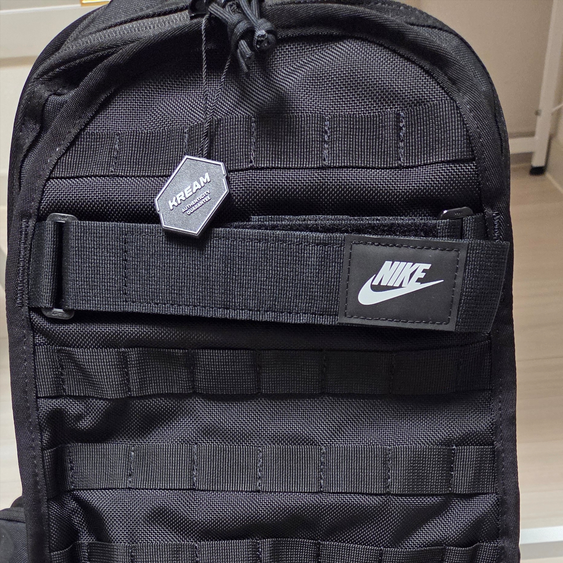 Nike NSW RPM Backpack 26L Black White 착용 스타일