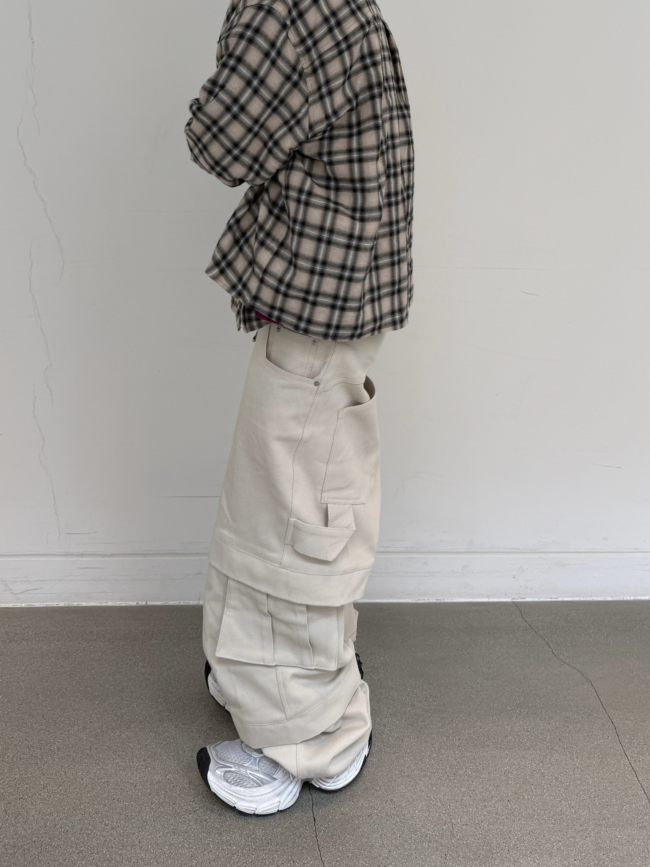 qualisartifexpereo Japanese Lyocell Shirts, Kamien Titan Baggy Pants Light Beige 착용 스타일 - 2