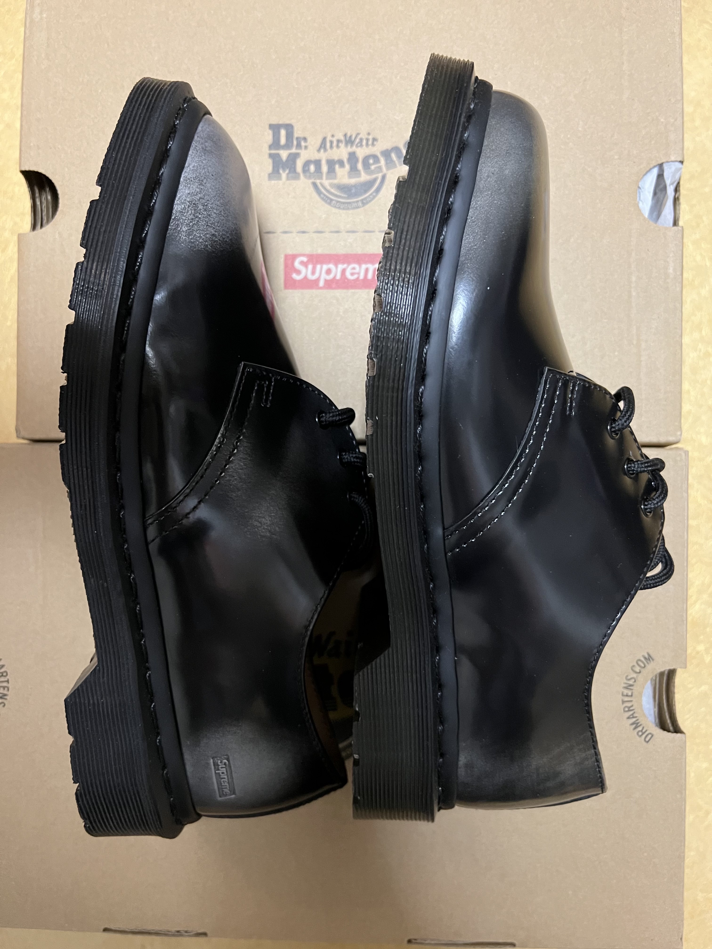 Dr. Martens 1461 Silver Arcadia Multi, Dr. Martens x Supreme 1461 Gray Silver 착용 스타일 - 3