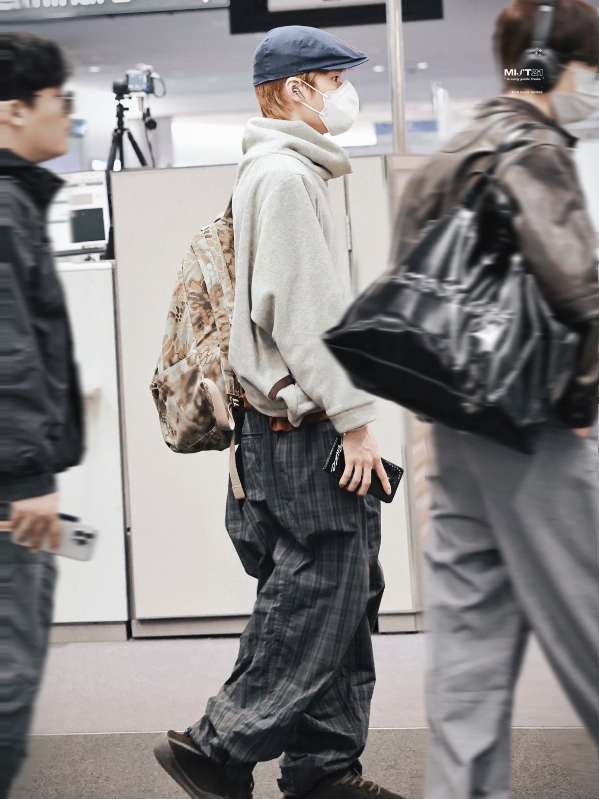 Kapital Reverse Fleece Big High Neck Sweatshirt Kinari 착용 스타일