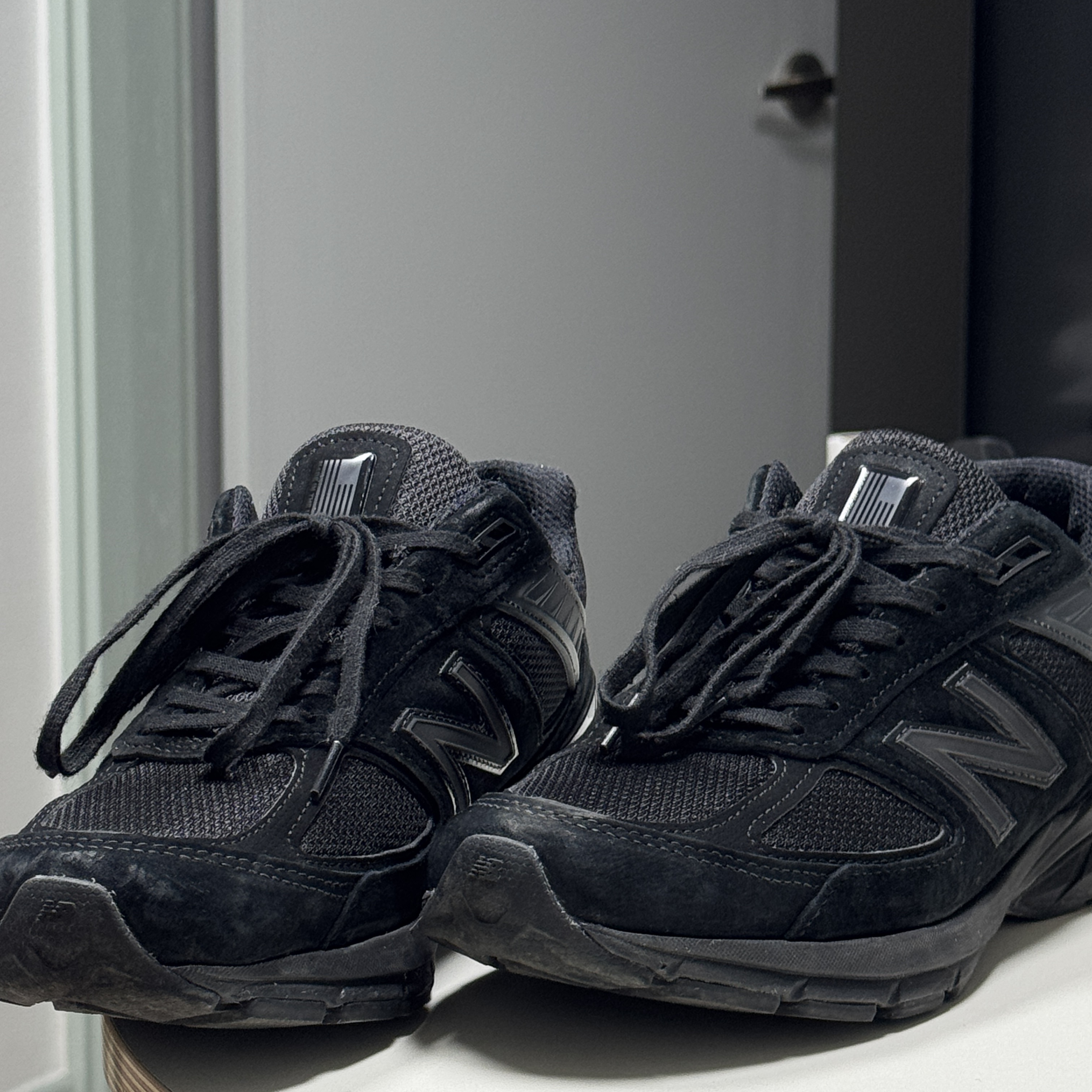 New Balance 990v5 Made in USA Triple Black - D Standard 착용 스타일