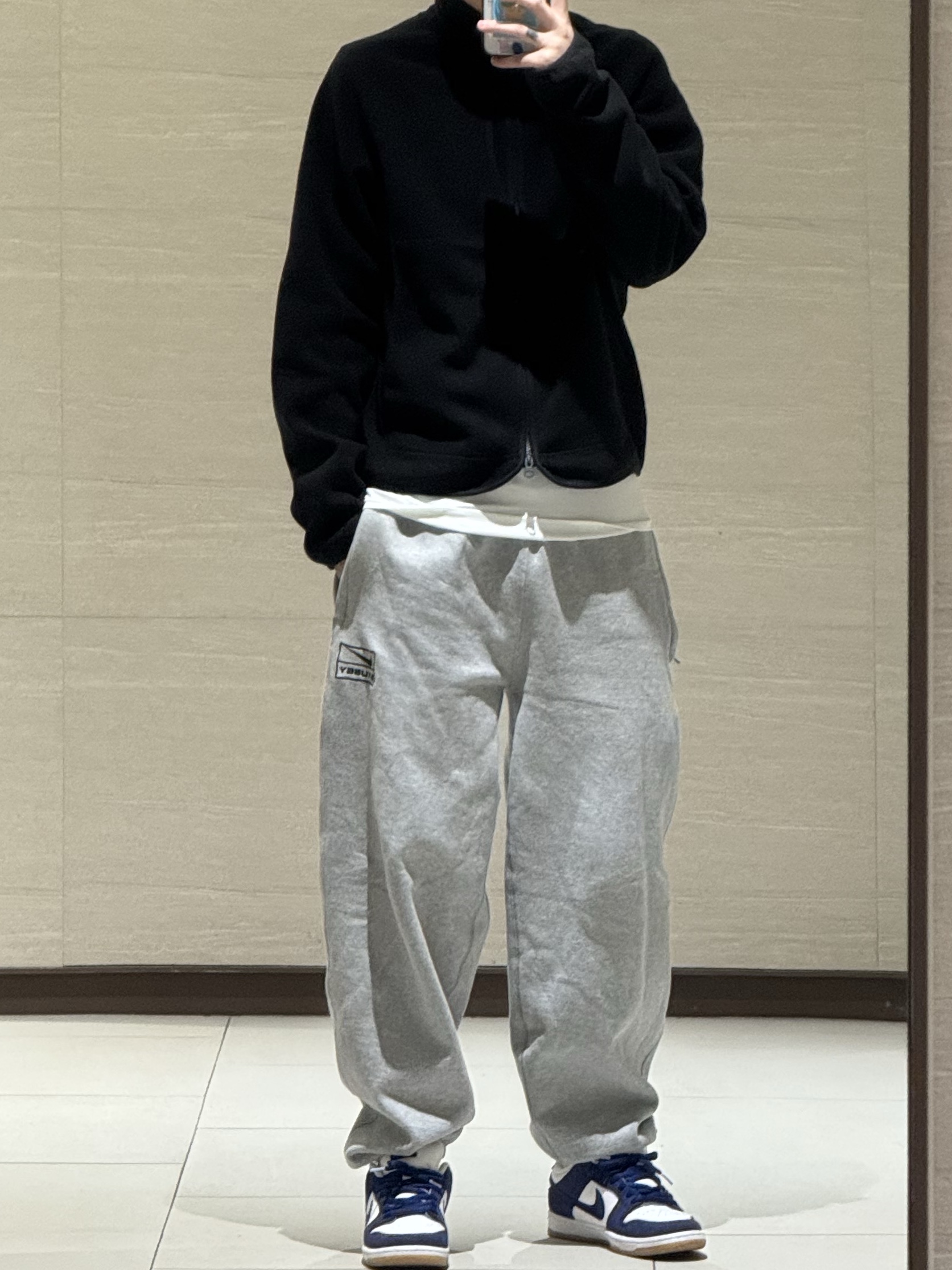 Nike SB Dunk Low Pro Premium Deep Royal Blue, Nike x Stussy Fleece Pants Grey Heather (FN5231-050) 착용 스타일 - 2
