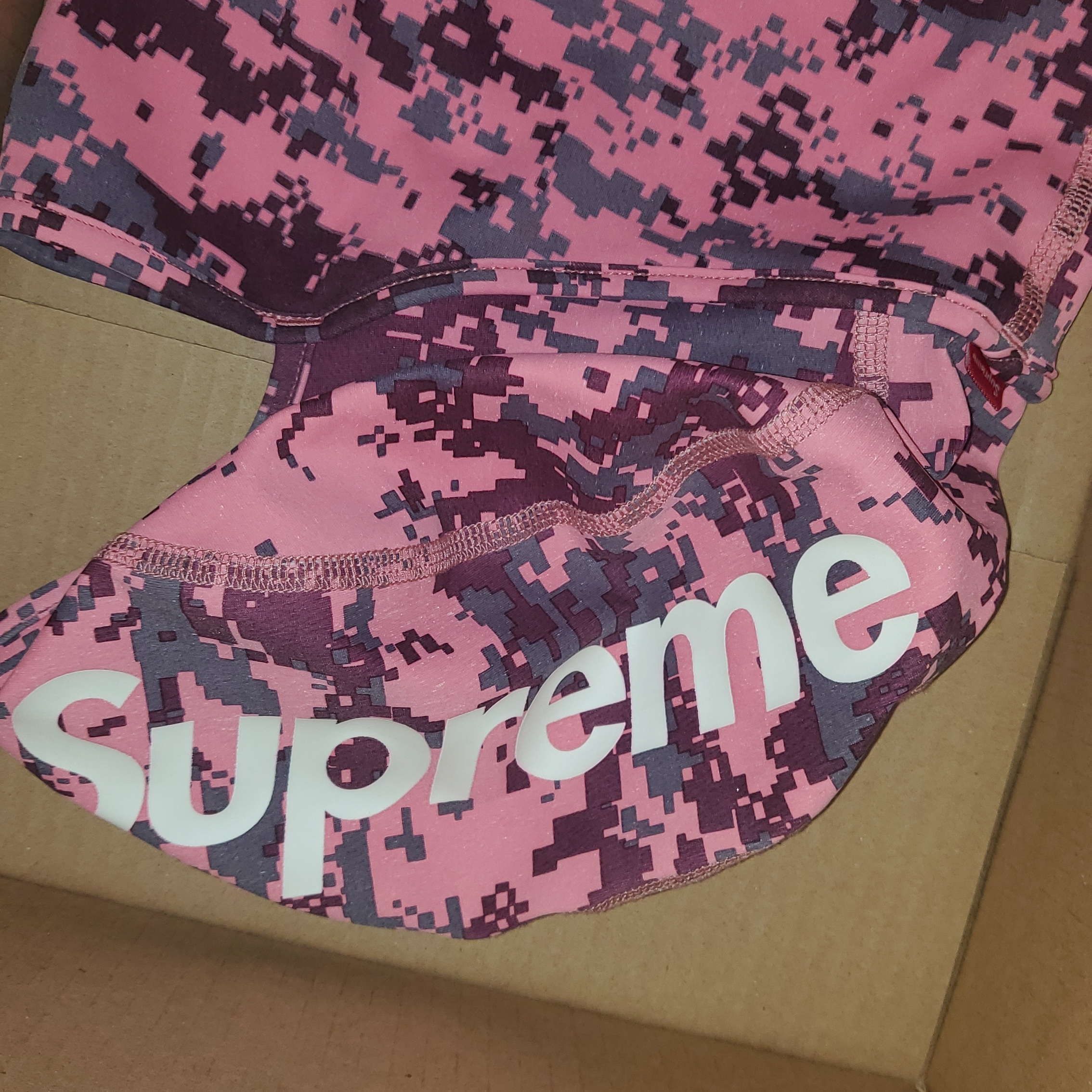 Supreme Heat Reactive Digi Camo Balaclava Pink - 25FW 착용 스타일 - 2