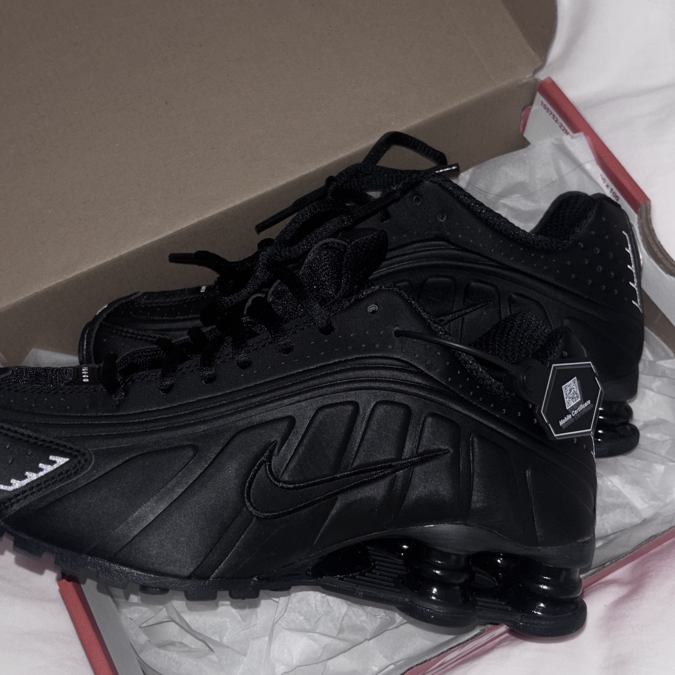 (W) Nike Shox R4 Black 착용 스타일 - 2