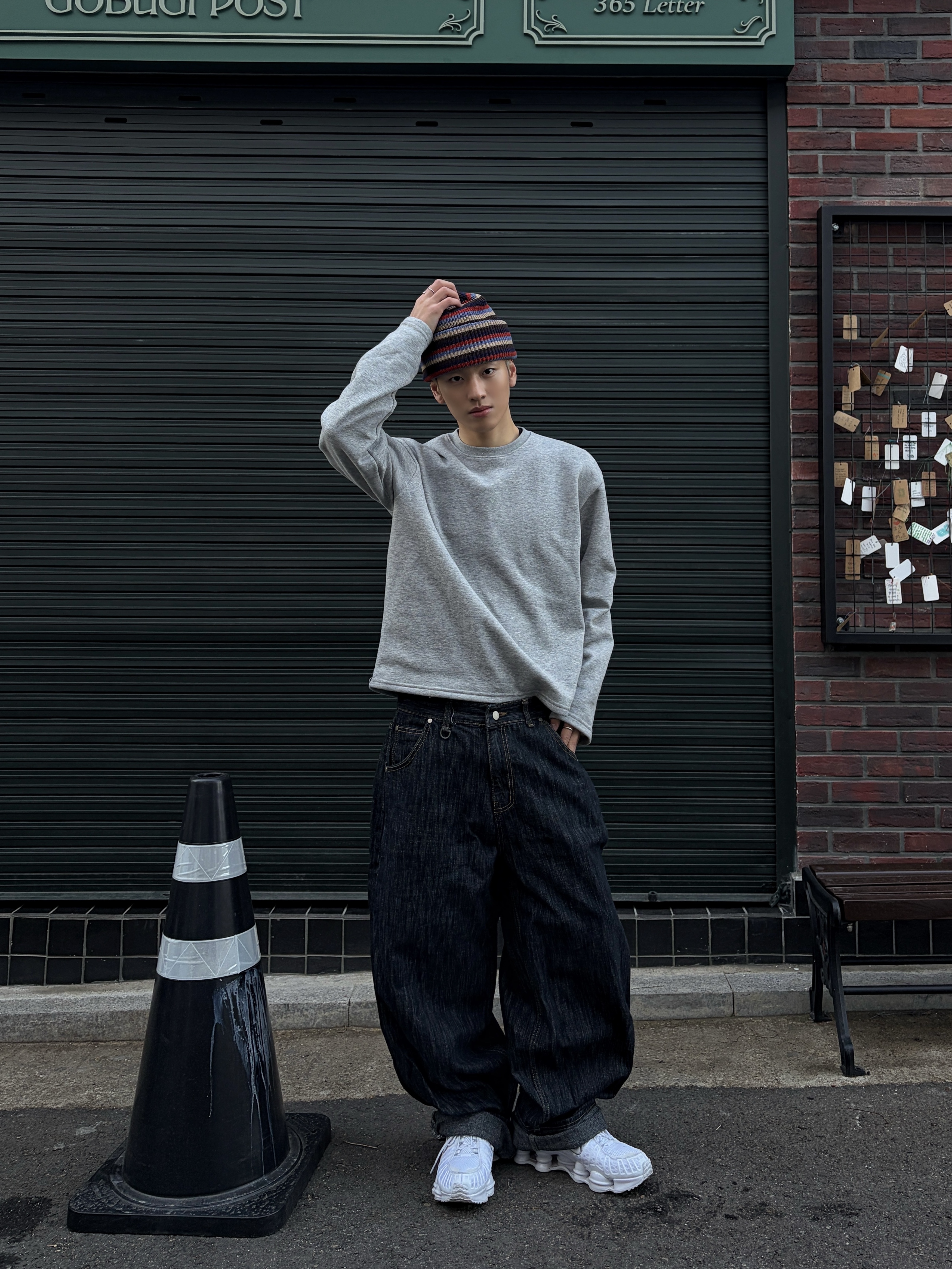 Nike Shox TL Metallic Silver 착용 스타일