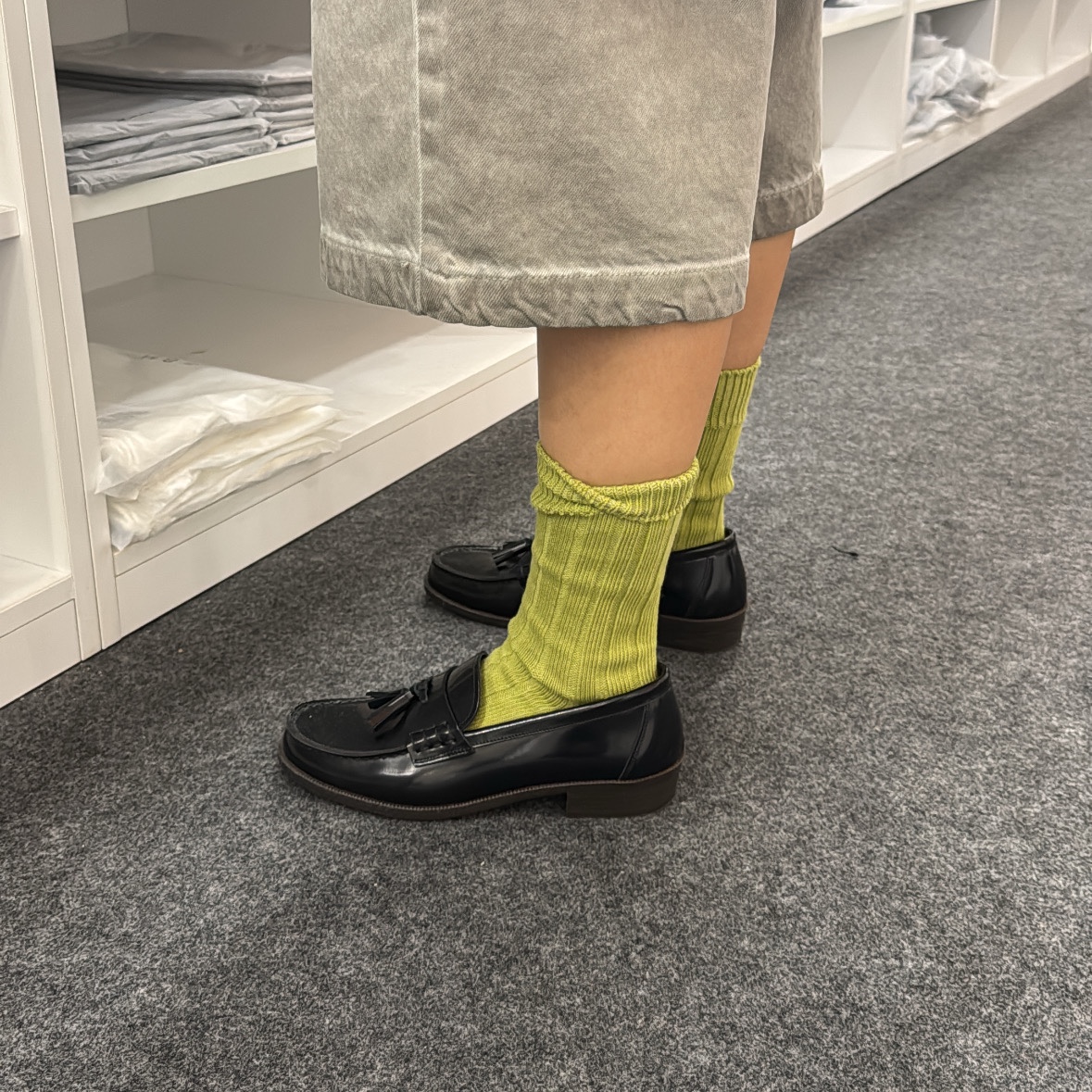 GBH APPAREL Cotton Rib Socks / Matcha 착용 스타일