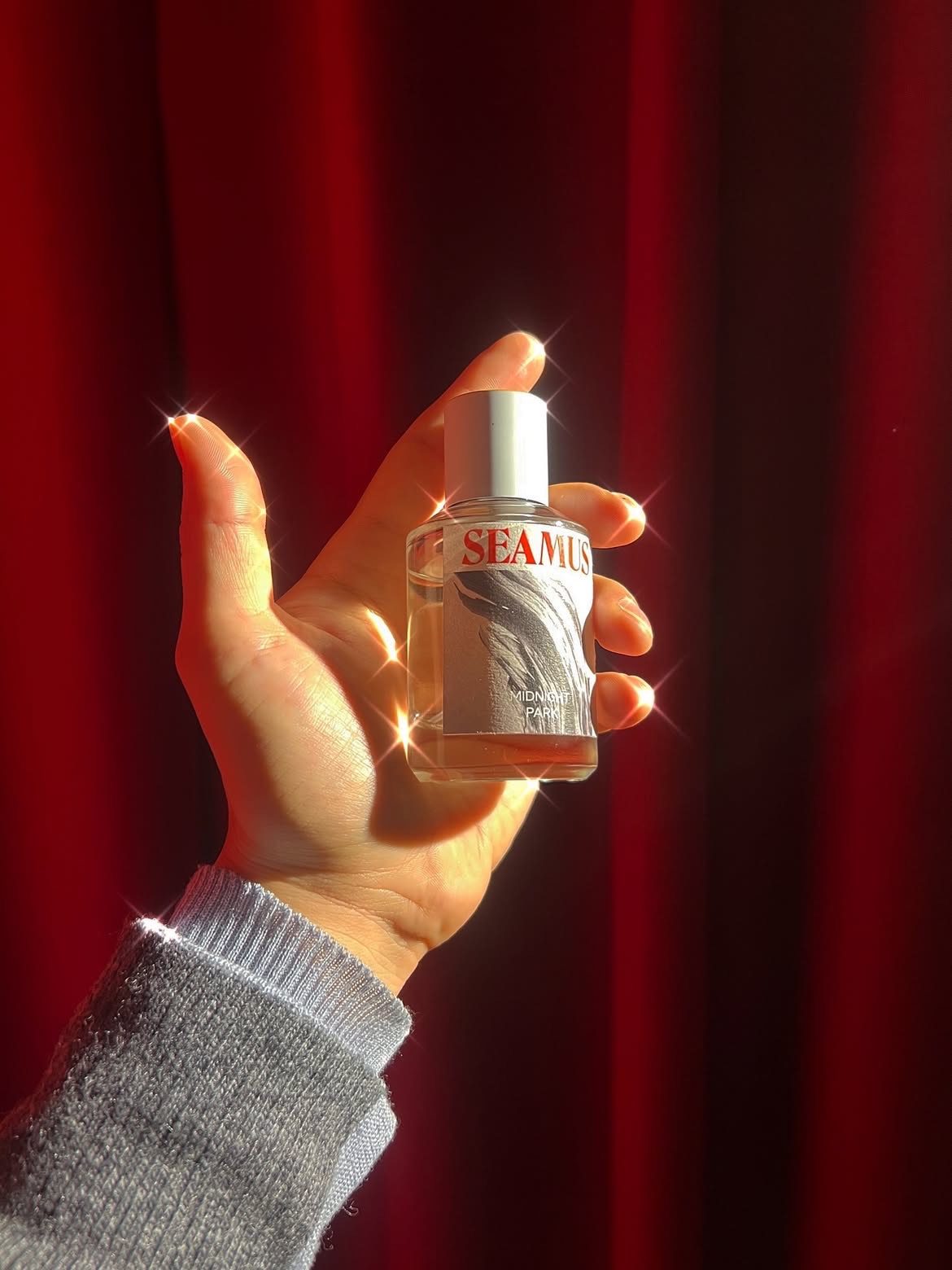 [3% 적립] SEAMUS Signature Eau de Parfum 50ml (6 Options) 착용 스타일 - 3