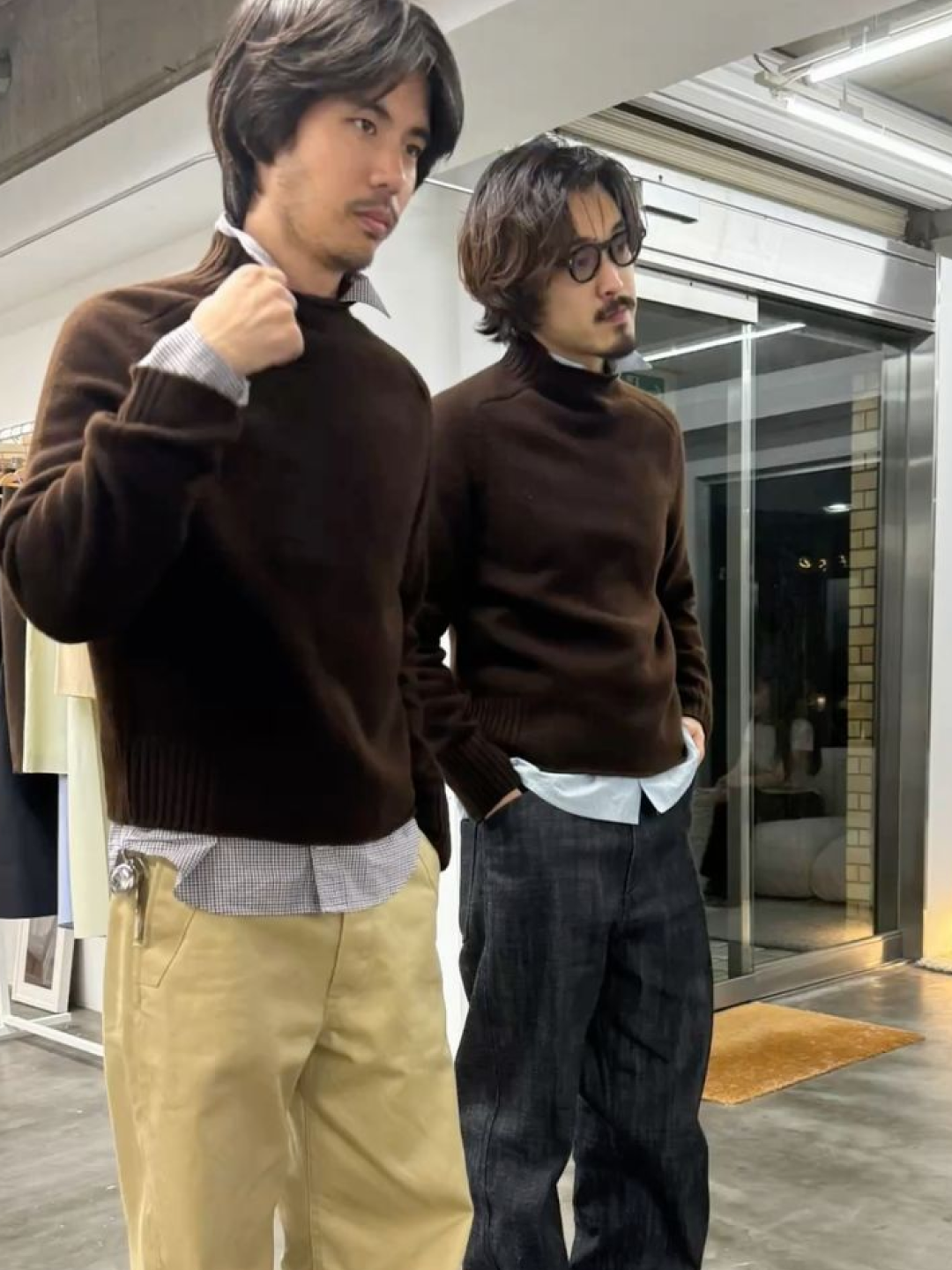 Millo Archive Slanted Henley Neck Knit Ash Brown, Knitted Knitted Shaggy Dog Wool 100% Round Knit Brown 착용 스타일 - 4