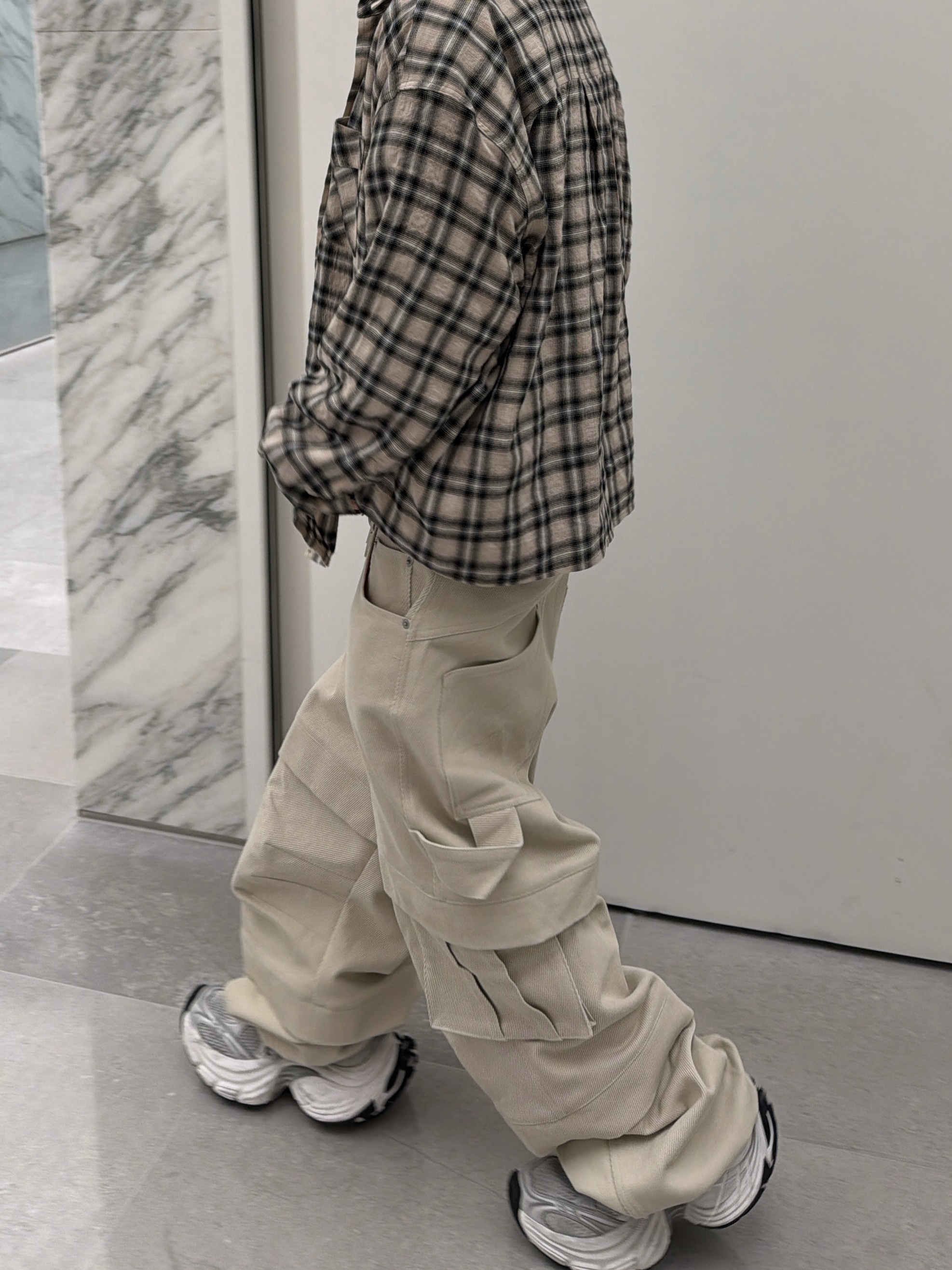 qualisartifexpereo Japanese Lyocell Shirts, Kamien Titan Baggy Pants Light Beige 착용 스타일 - 6