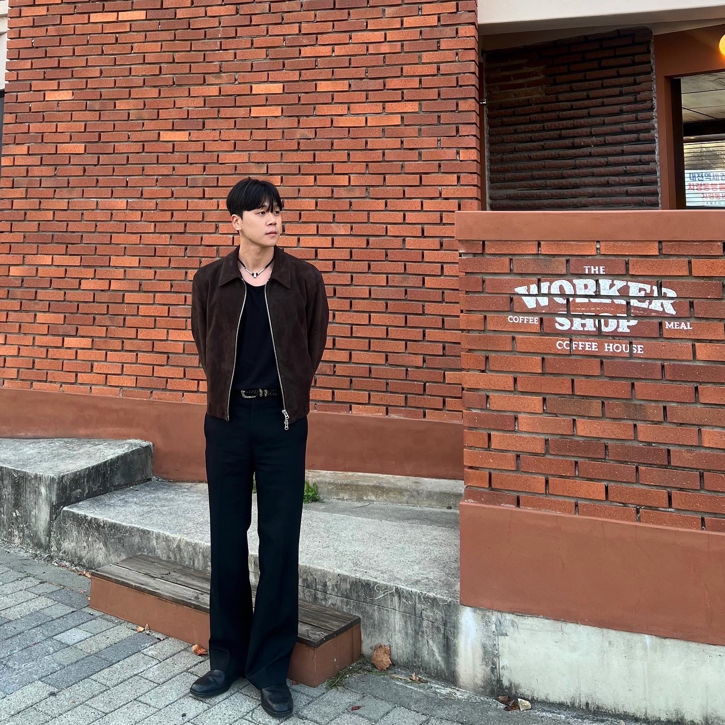 Tonywack Suede Zippered Blouson Jacket Olive Brown 착용 스타일