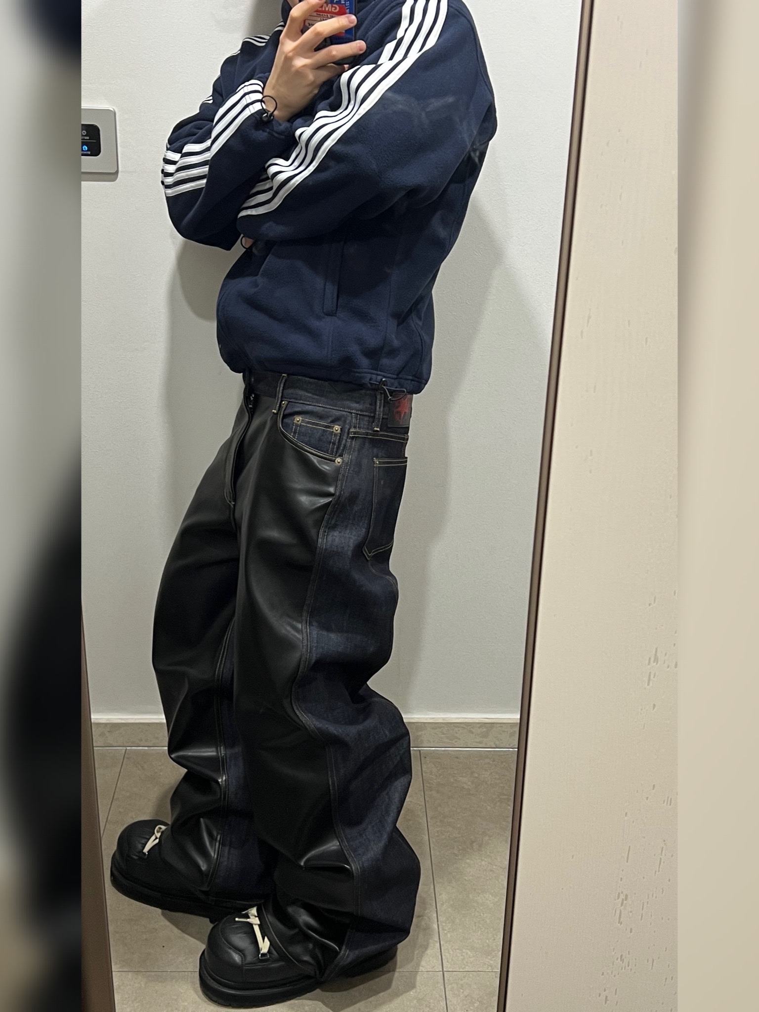 emostanceclub Leather Panel Half and Half Denim Indigo 착용 스타일 - 1
