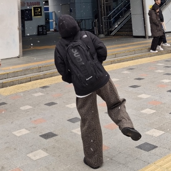 Supreme Backpack Black - 24SS, Nike Air Force 1 '07 Low Triple Black 착용 스타일