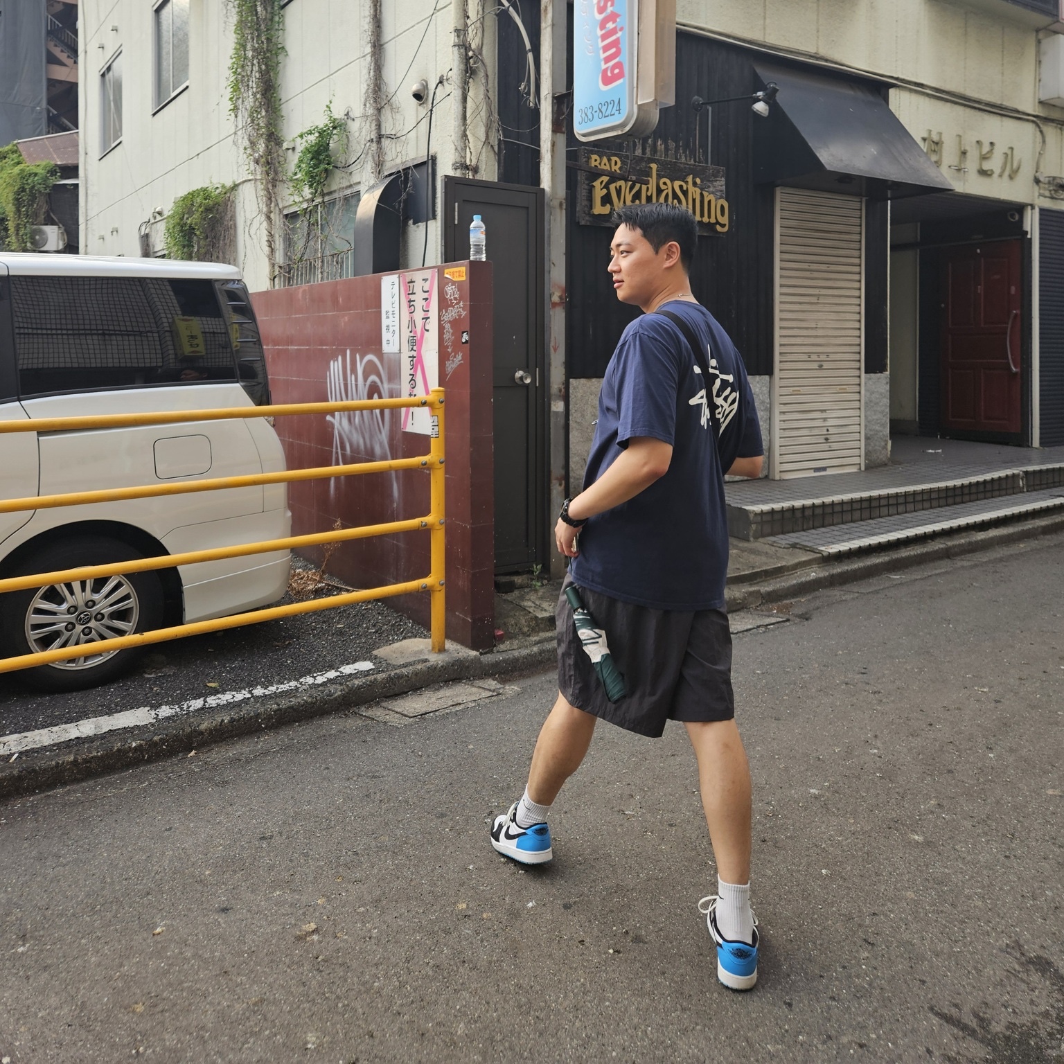 Jordan 1 Retro Low OG Black and Dark Powder Blue 착용 스타일
