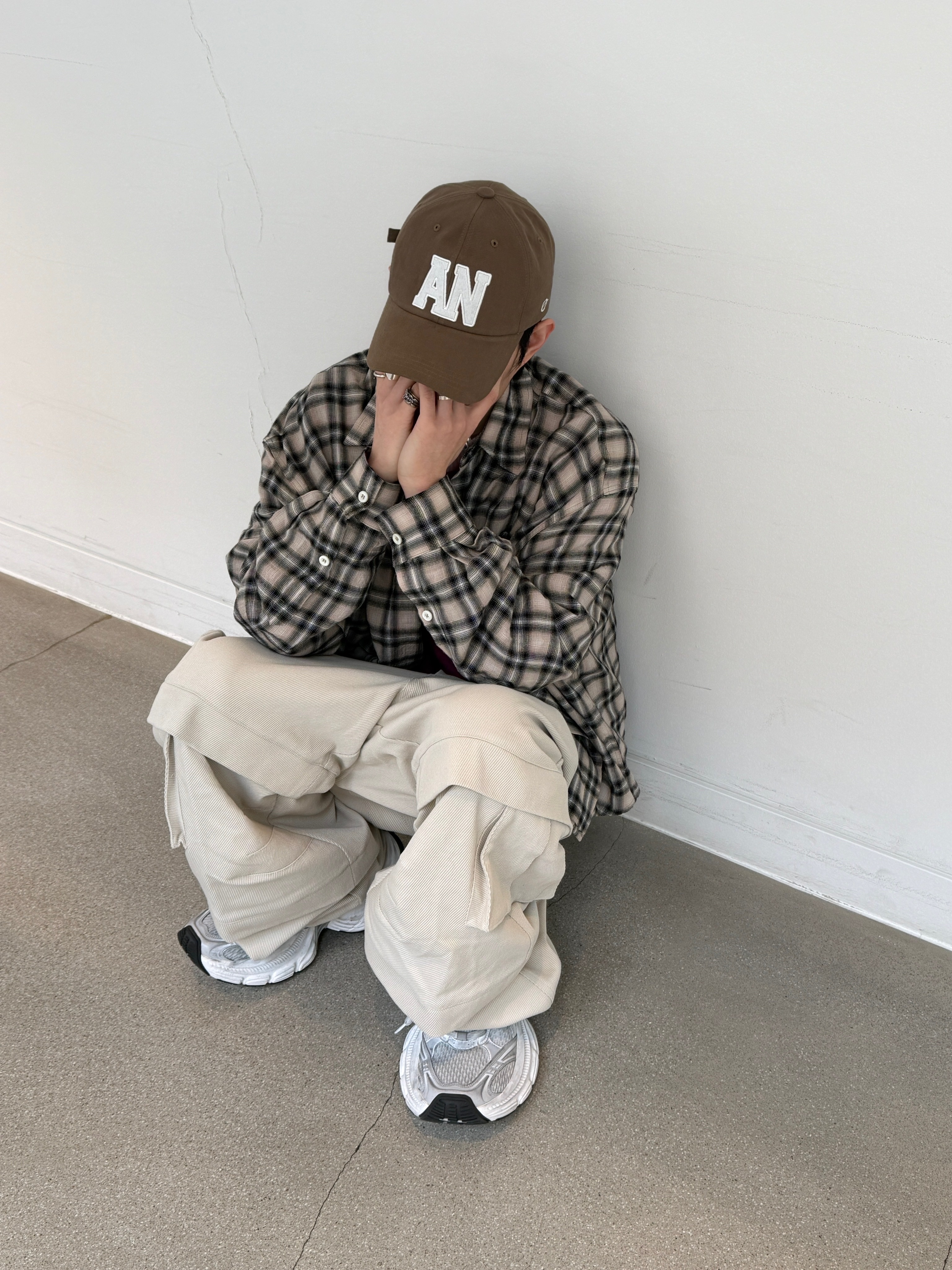 qualisartifexpereo Japanese Lyocell Shirts, Kamien Titan Baggy Pants Light Beige 착용 스타일 - 3