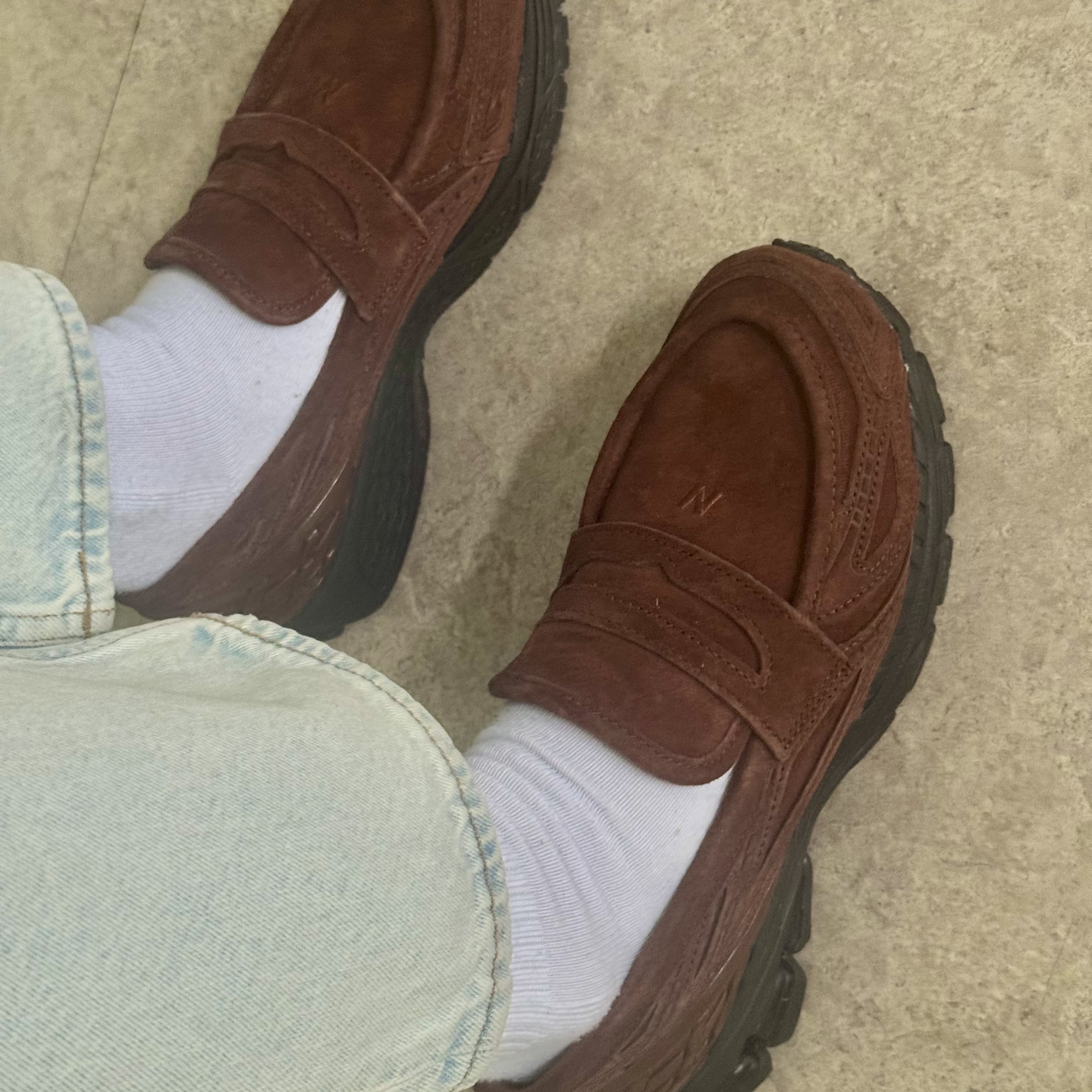 New Balance 1906L Rich Oak 착용 스타일 - 1