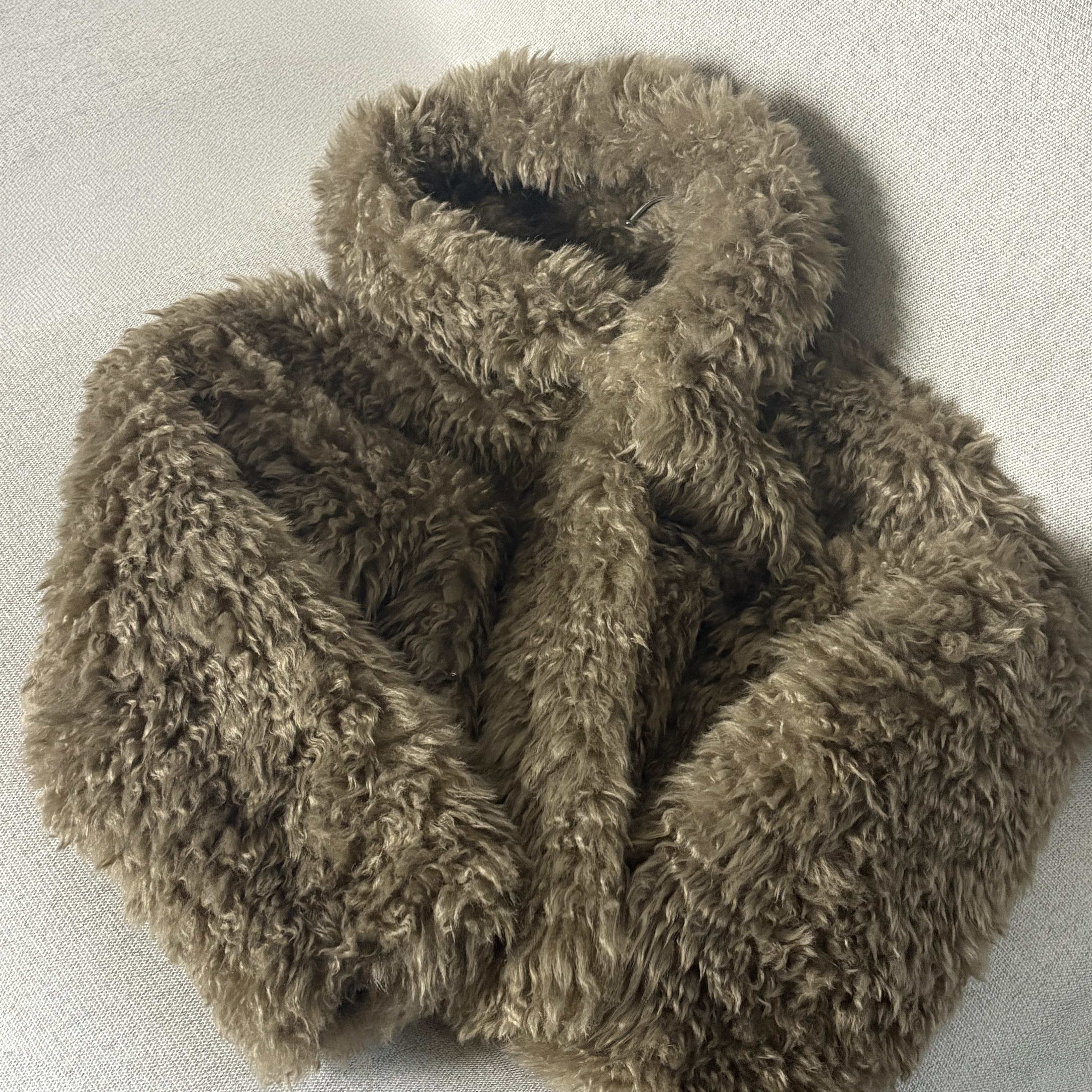 LAZYZ Toasty Fur Hood Jacket - Toast 착용 스타일