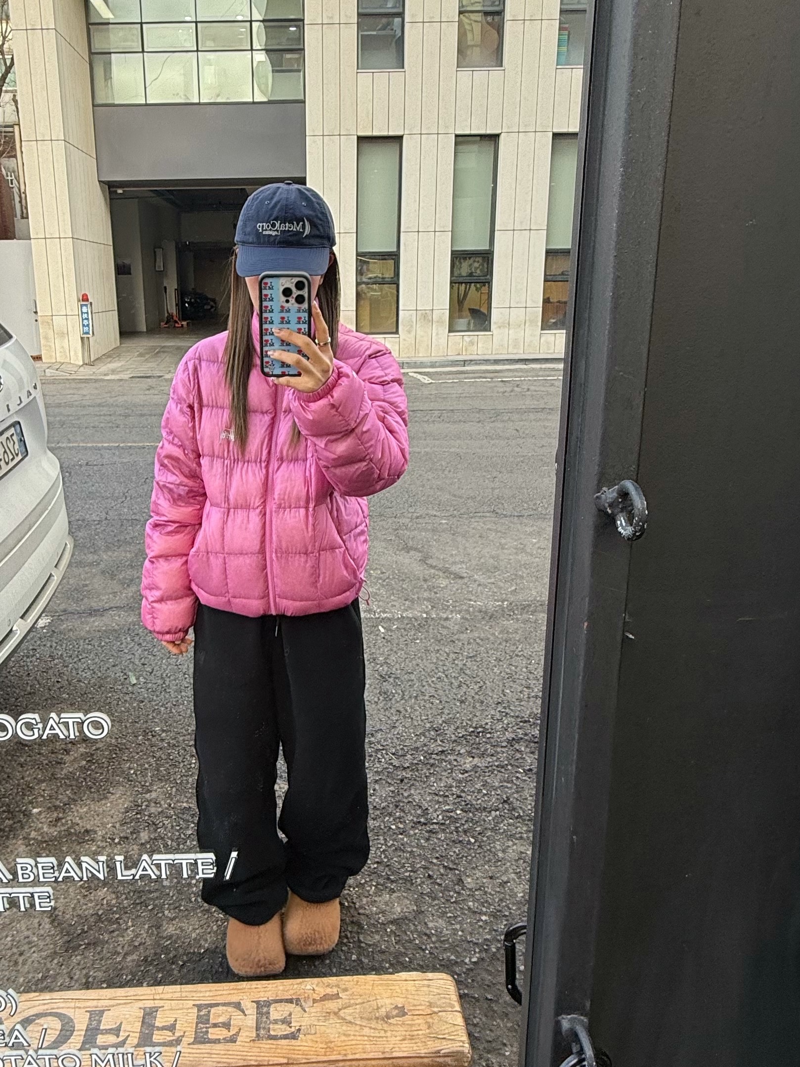 Stussy Midweight Puffer Pink, Uniqlo x Needles Fleece Wide Pants Black - KR 착용 스타일