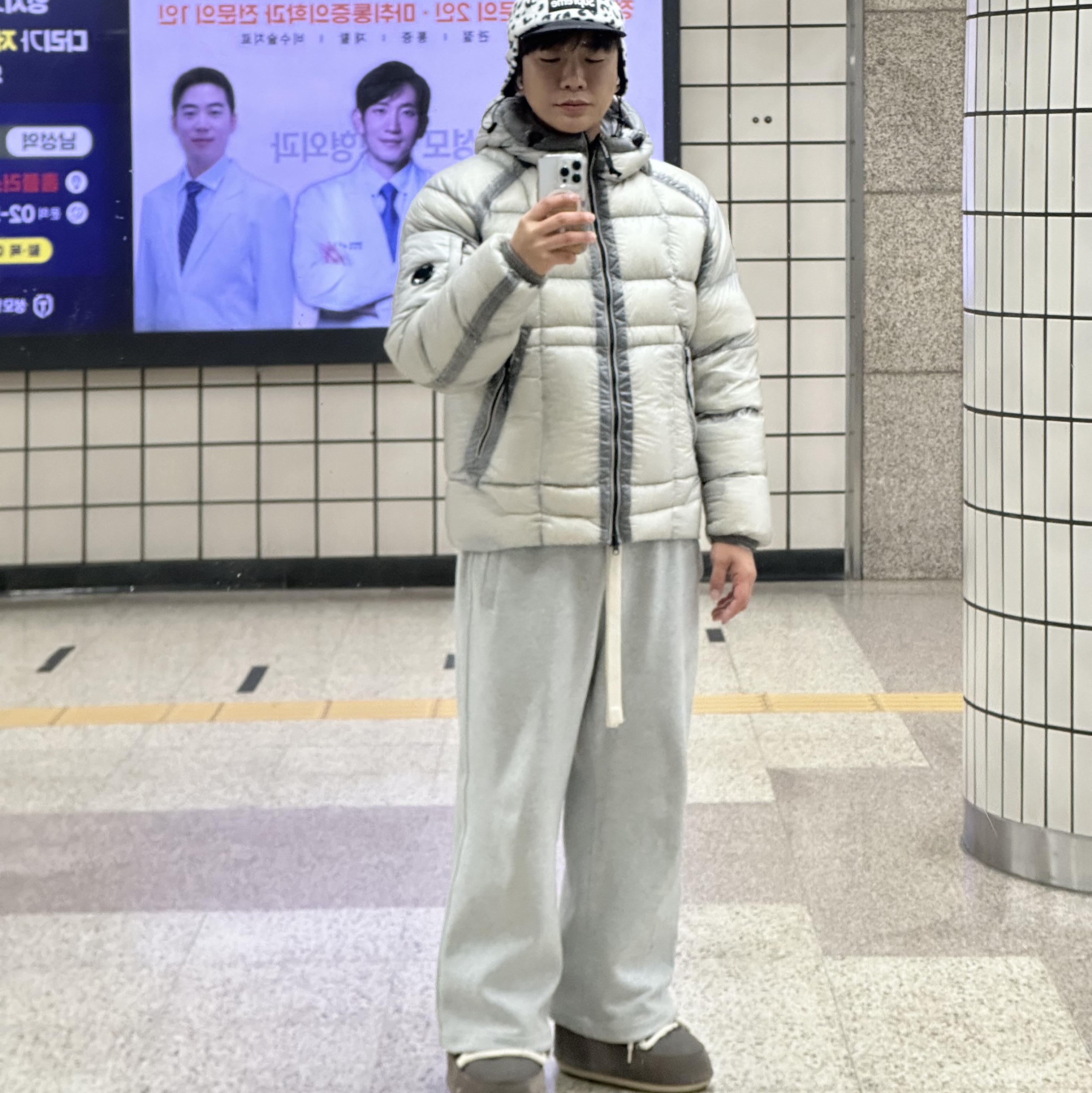 C.P. Company Korea Exclusive D.D. Shell Hooded Down Jacket Lunar Rock - 25FW, (W) Moon Boot x Casestudy CS Icon Low Boots Taupe 착용 스타일