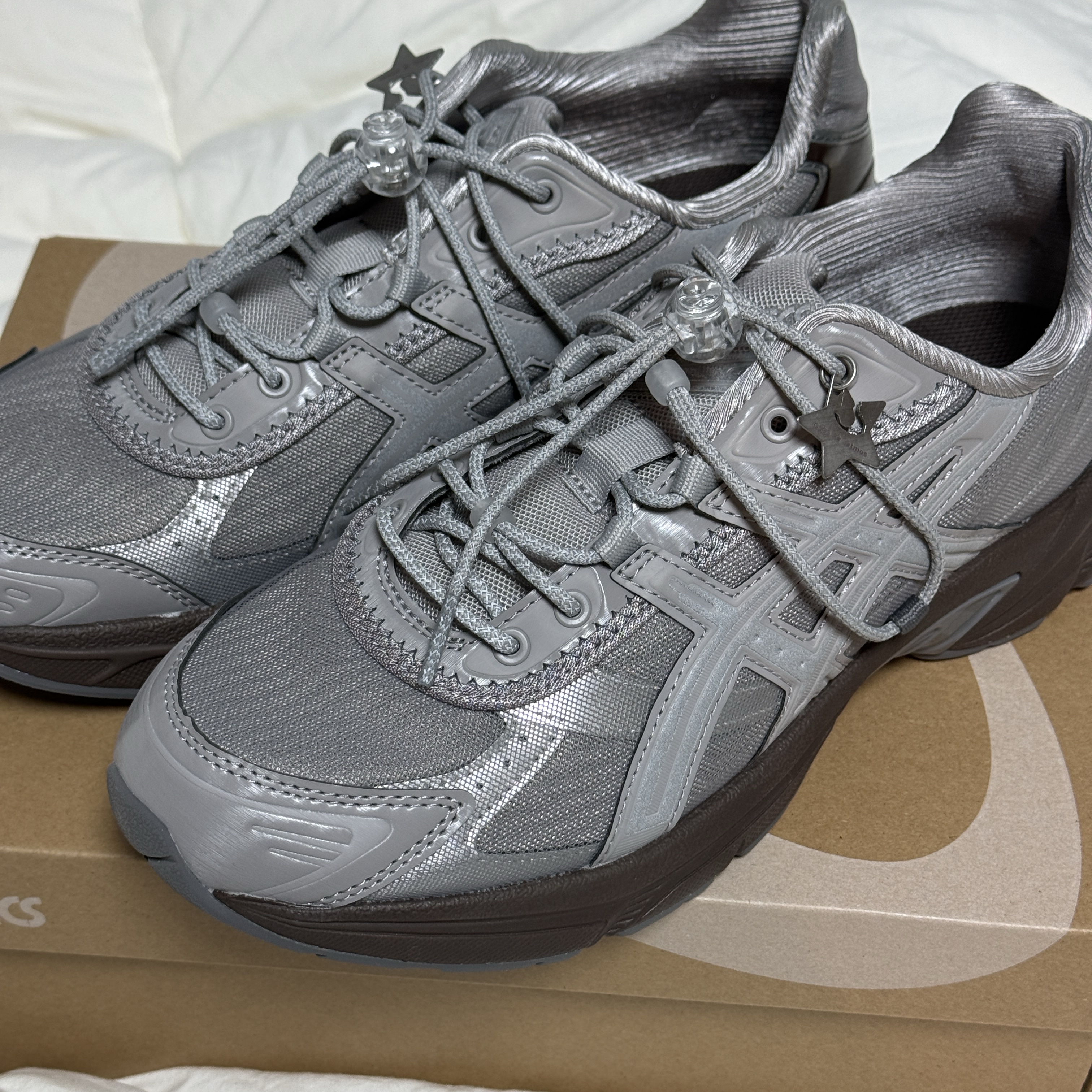 Asics x Atmos Pink x OJOS Gel-1130 RE Grey 착용 스타일