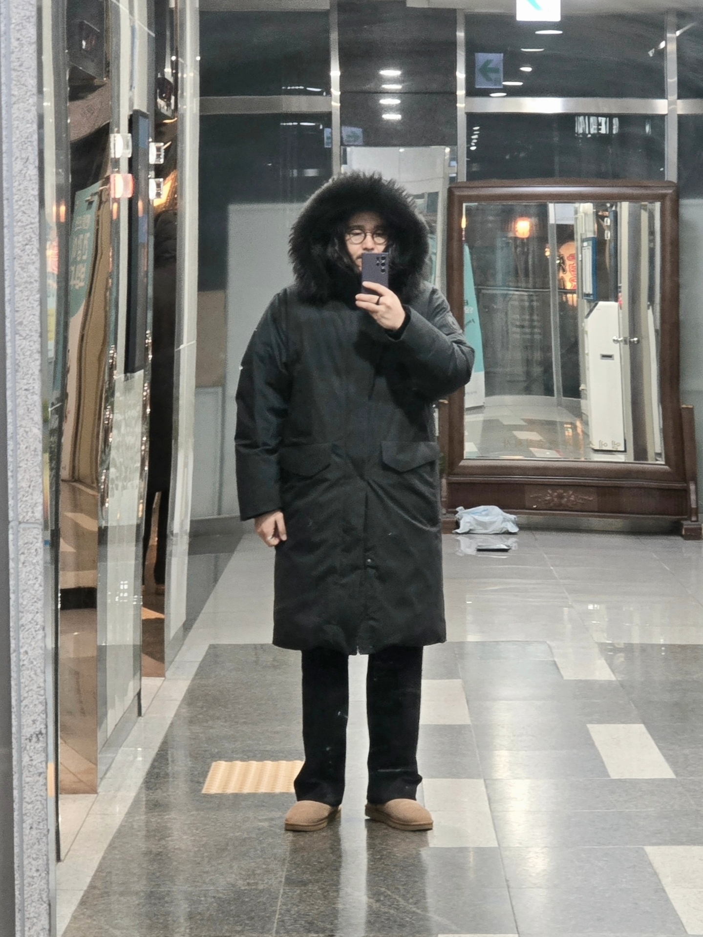 UGG Classic Mini Boots Chestnut, Kolon Sport Antarctica Long Down Black 착용 스타일