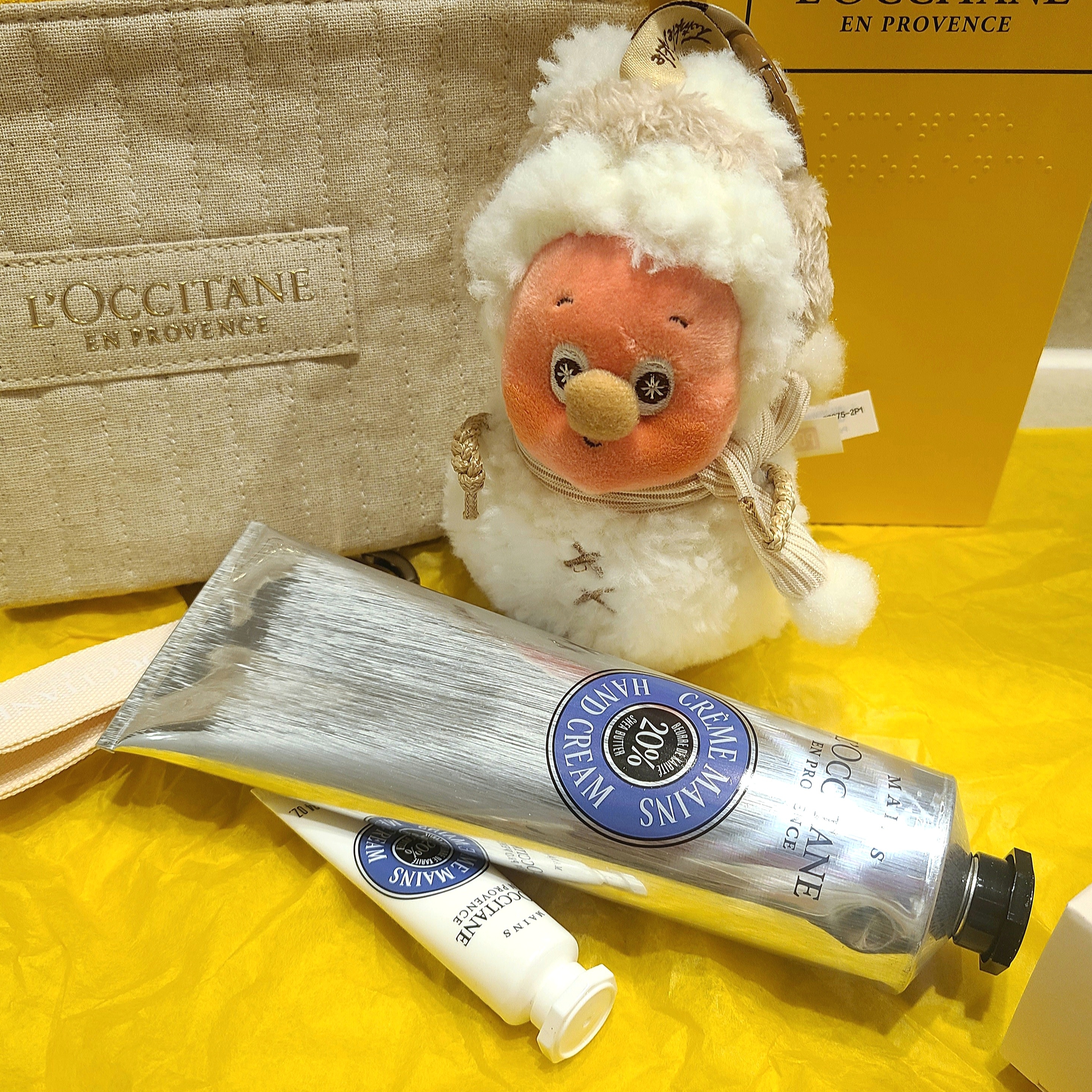L'Occitane Shea Butter Dry Skin Hand Cream 150ml, Pop Mart Twinkle Twinkle Sweet Dreams Forecast Series Plush Pendant Hug From Snowman (Opened Case) 착용 스타일