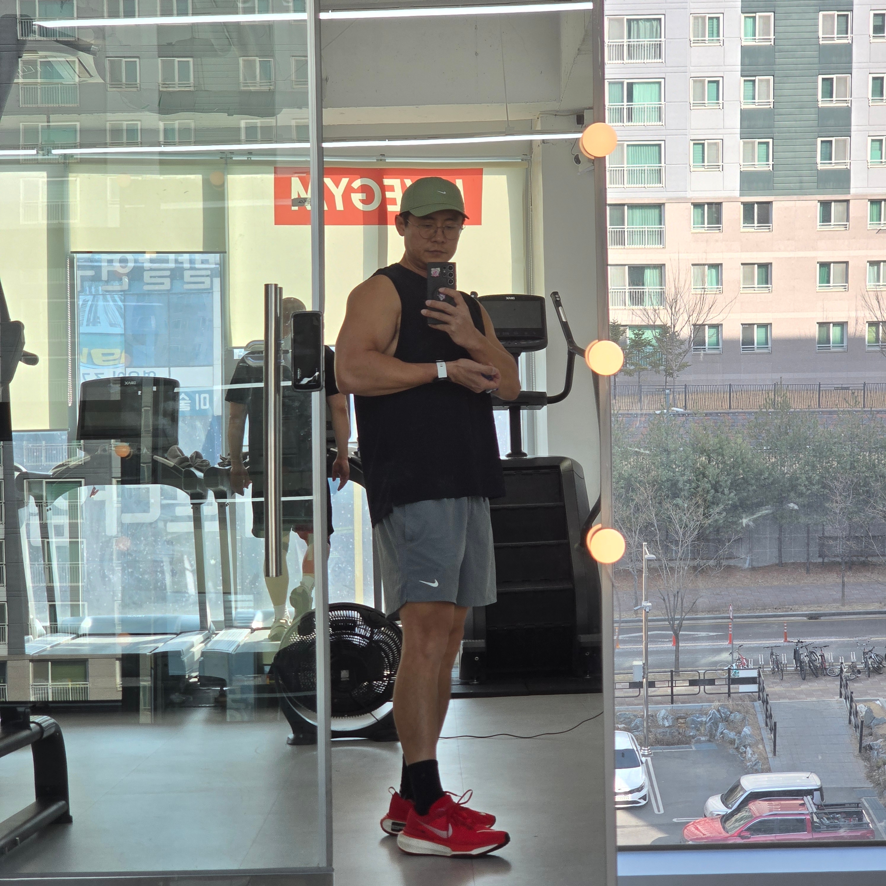 Nike ZoomX Invincible Run 3 University Red White 착용 스타일