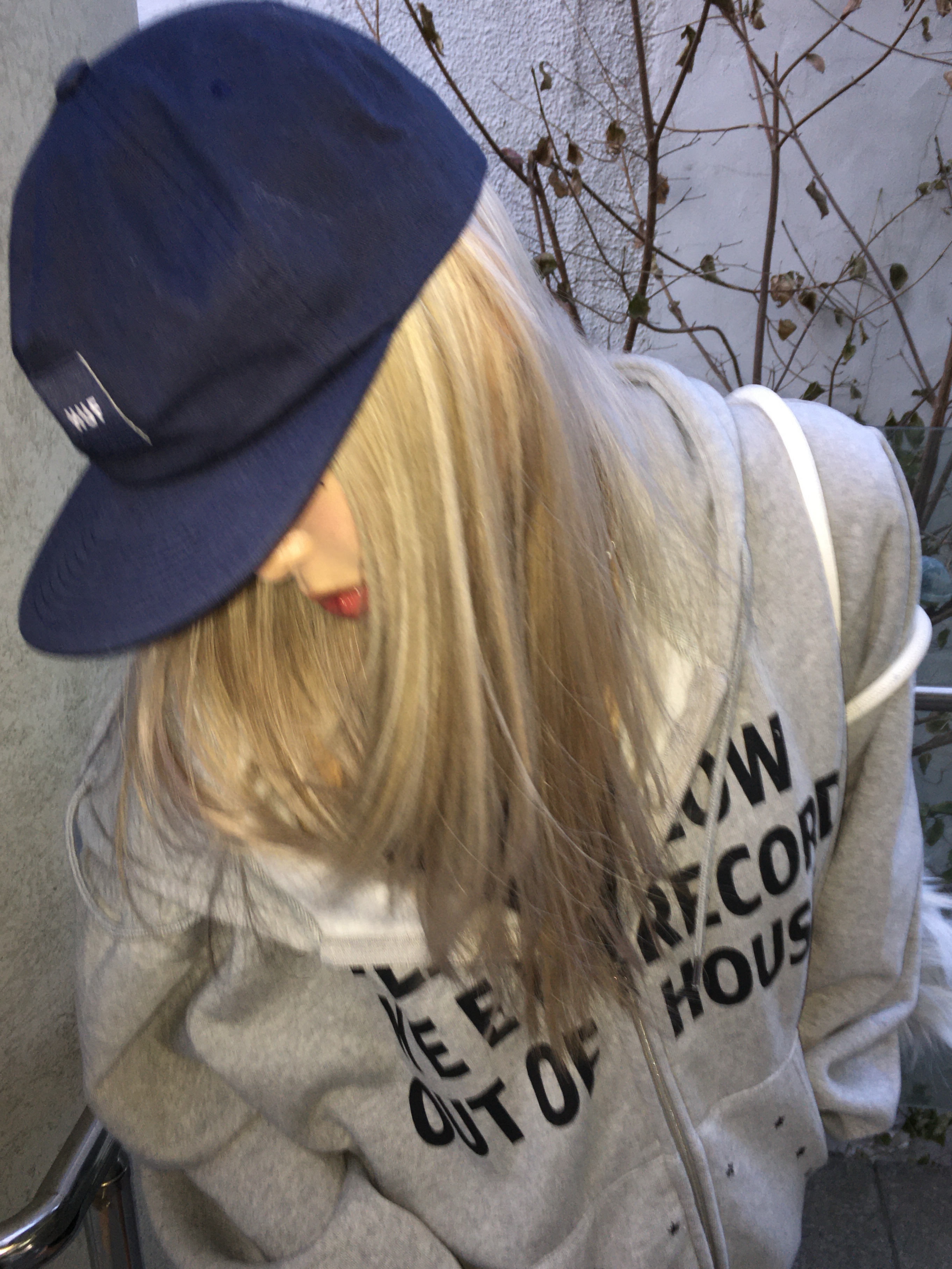 SLOW RECORD HOUSE Typo Star Hood Zip-Up Grey 착용 스타일 - 2