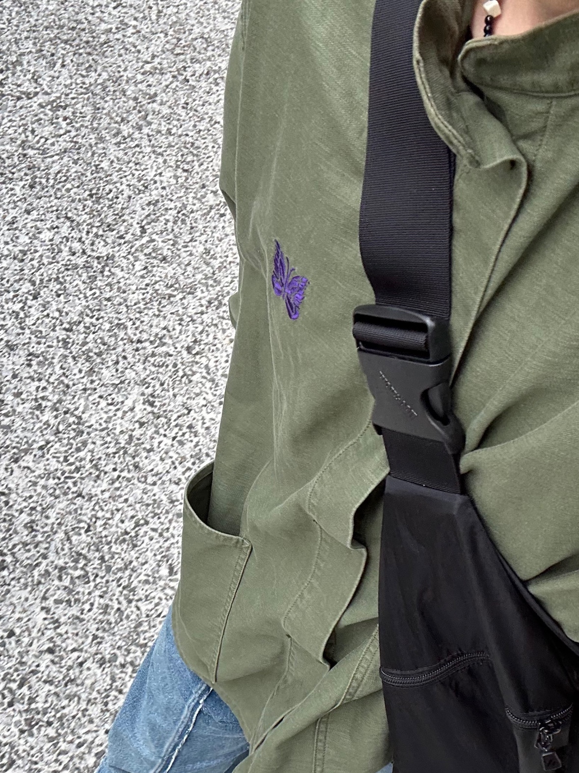 Needles Stand Collar Army Shirt Back Sateen Olive 착용 스타일