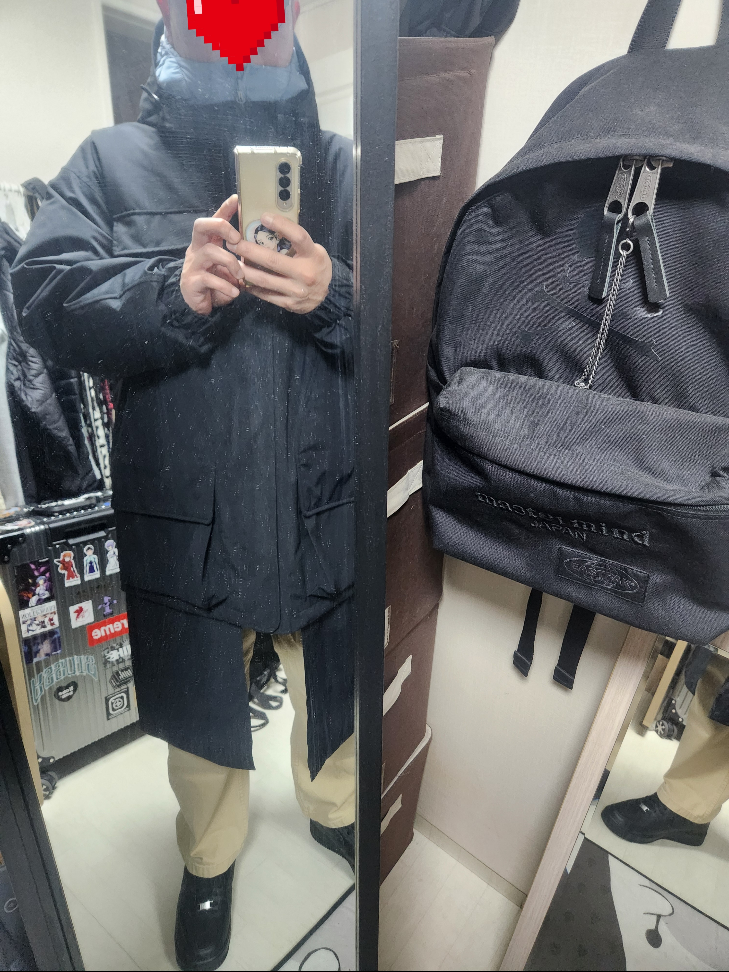 Nike Air Force 1 '07 Low Triple Black, GU x Engineered Garments Padded Shell Parka Navy 착용 스타일 - 2