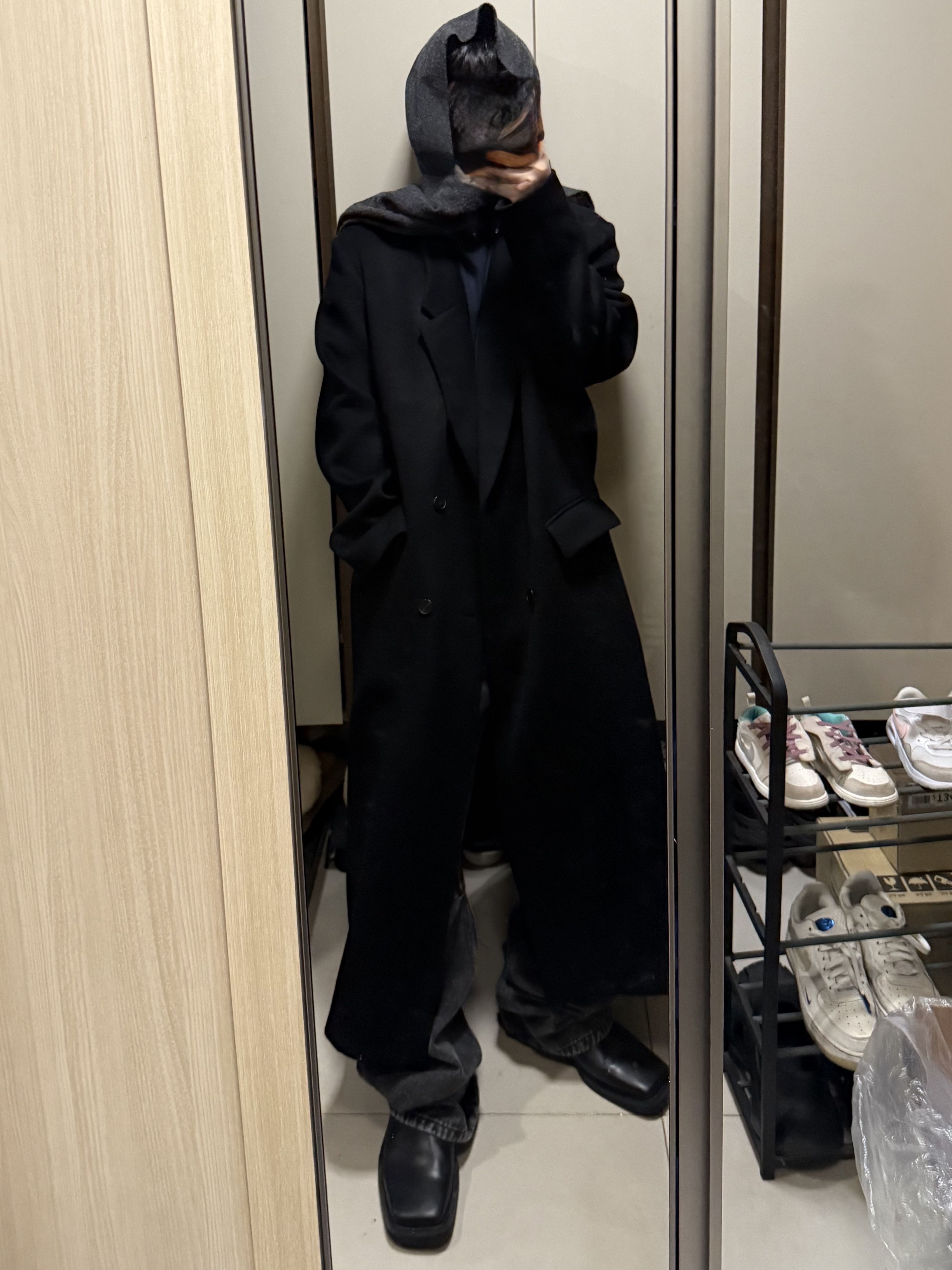 Nonnod Sulfur Dye Serge Bomber Jacket Vintage Navy Black, rbU Cargo Flared Denim Jeans Acid Black 착용 스타일 - 3