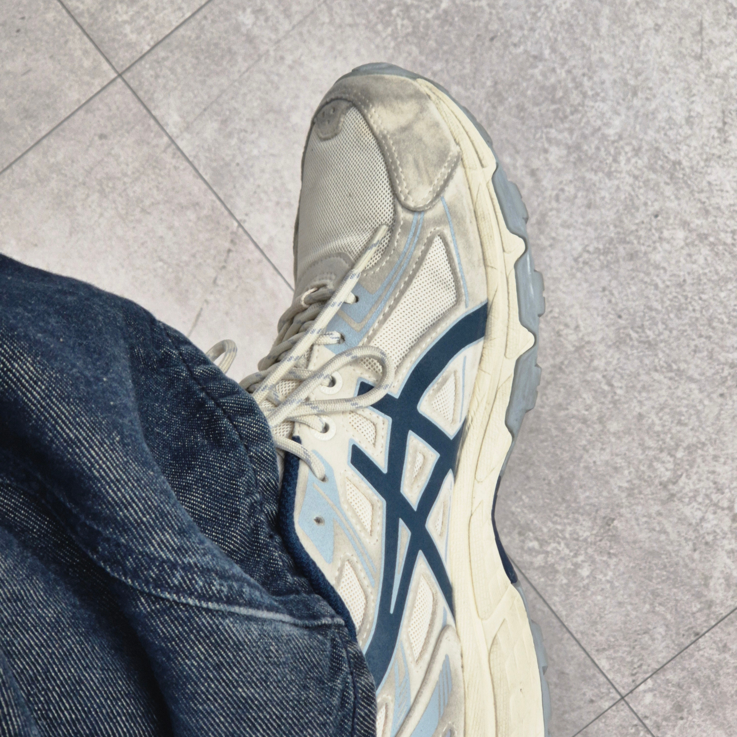 Asics Gel-Venture 6 SPS Birch French Blue 착용 스타일