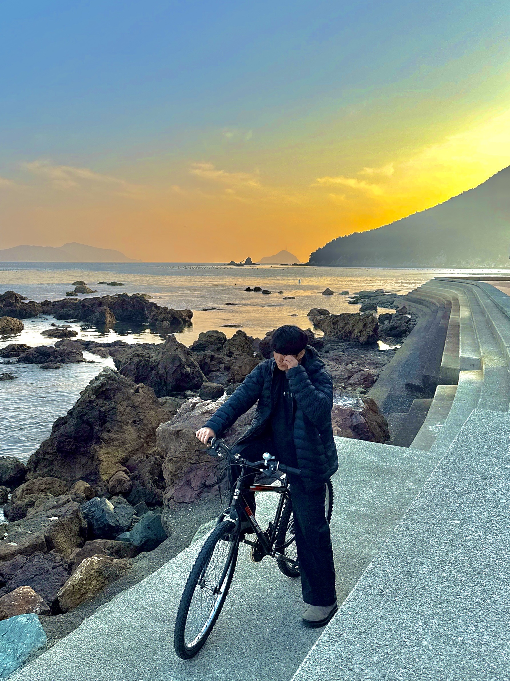 Adidas x Thug Club Long Sleeve T-Shirt Black - KR Sizing, Nike ACG Lava Flow Therma-Fit ADV Jacket Black Summit White - Asia 착용 스타일 - 1