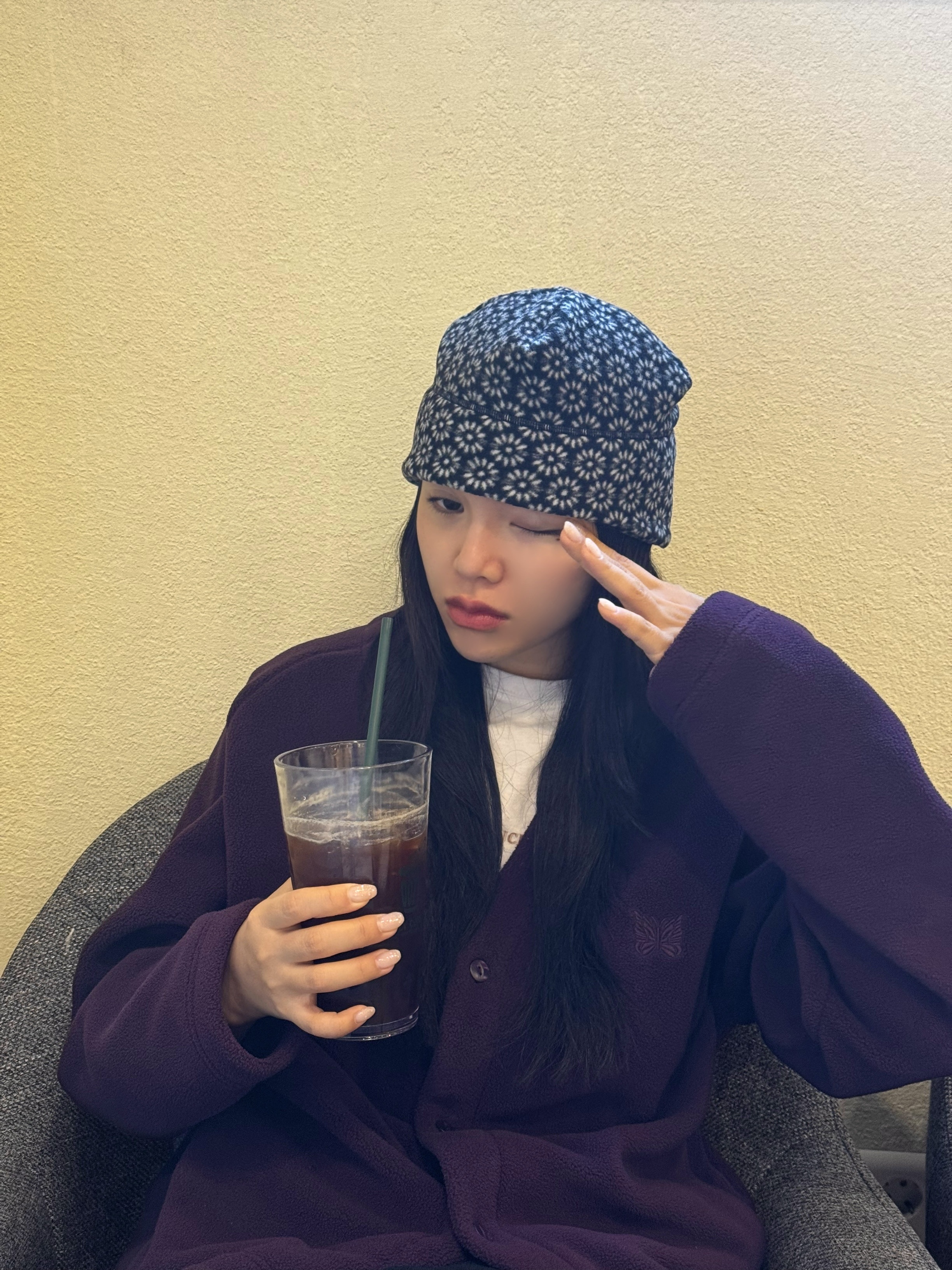 Uniqlo x Needles Fleece Oversized Cardigan Purple - KR, Uniqlo x Needles Fleece Wide Pants Black - KR 착용 스타일 - 1