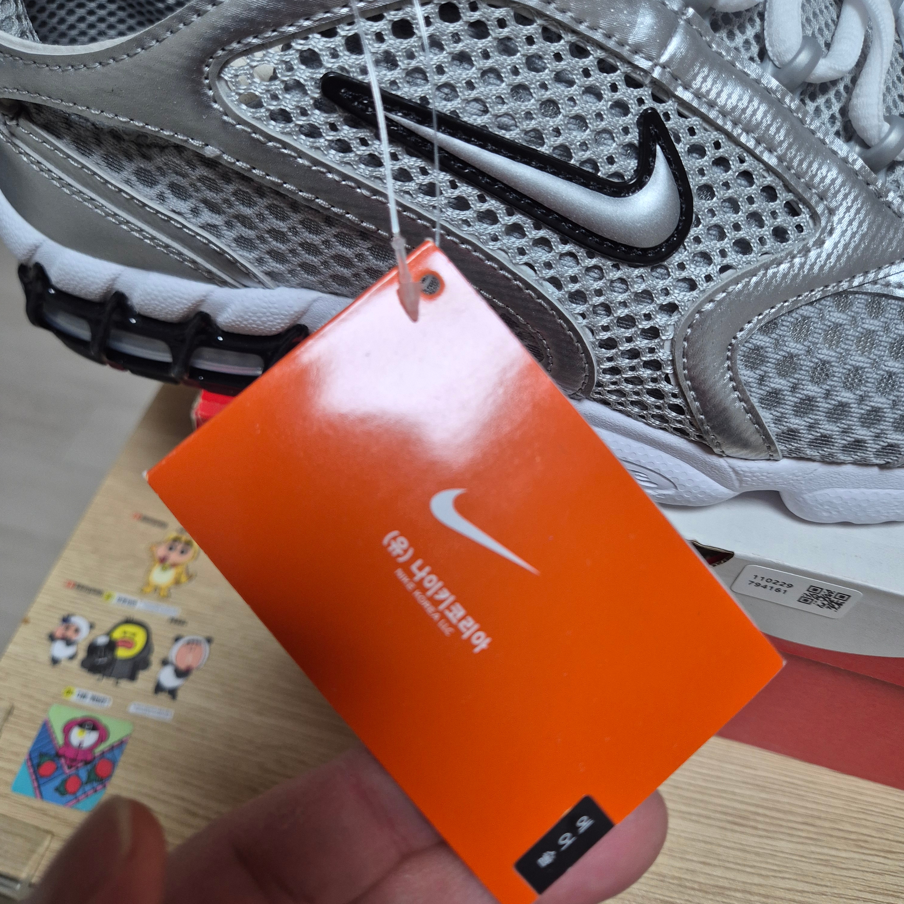 Nike Air Zoom Spiridon Cage 2 Metallic Silver 착용 스타일 - 1