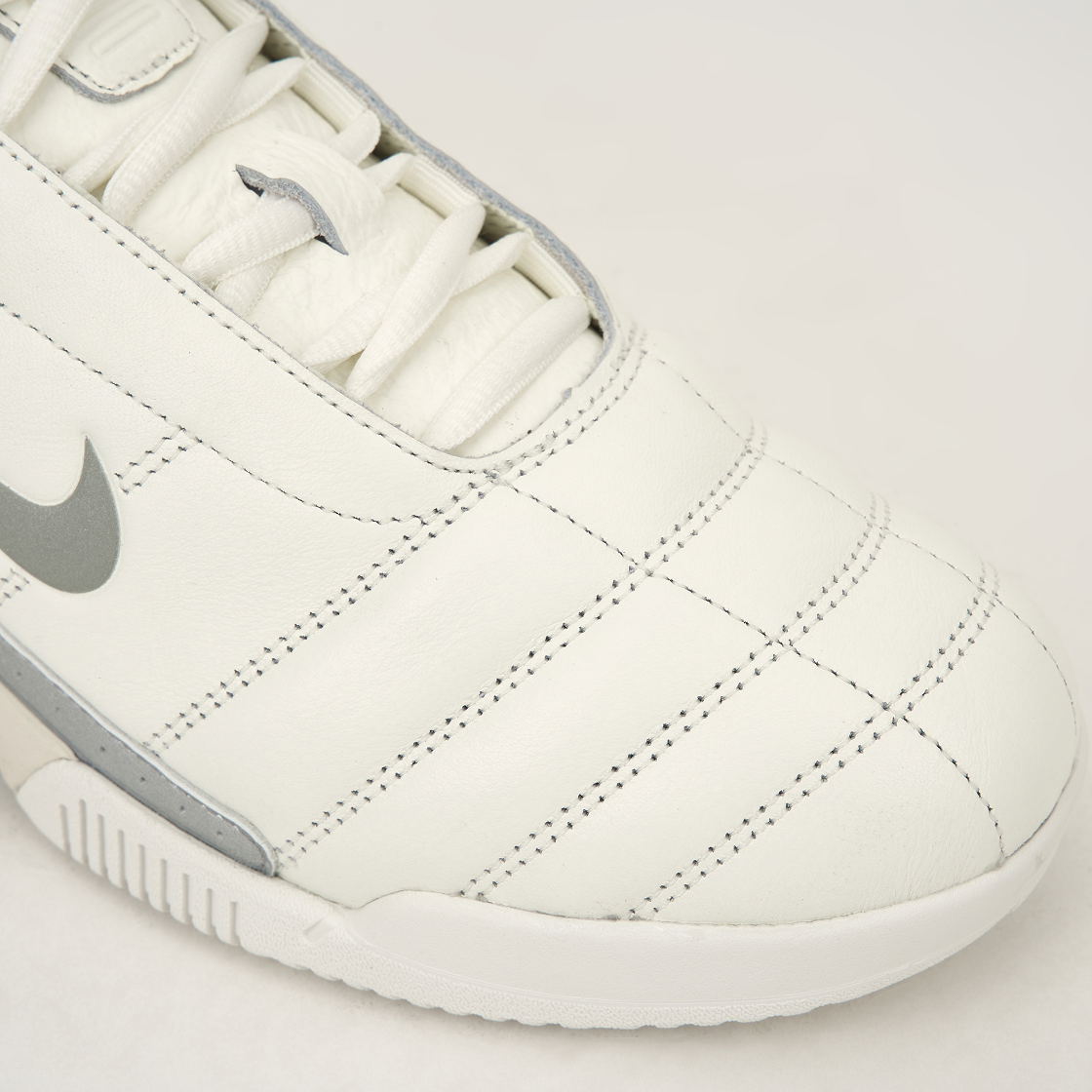 (W) 나이키 토탈 90 샥스 마지아 세일 앤 메탈릭 실버((W) Nike Total 90 Shox Magia Sail and Metallic Silver) - 7