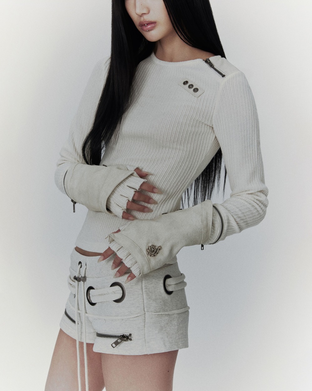 (W) 보니앤키예 디텍터블 지퍼 레더 탑 아이보리((W) bonienkiye Detachable Zipper Leather Top Ivory) - 4