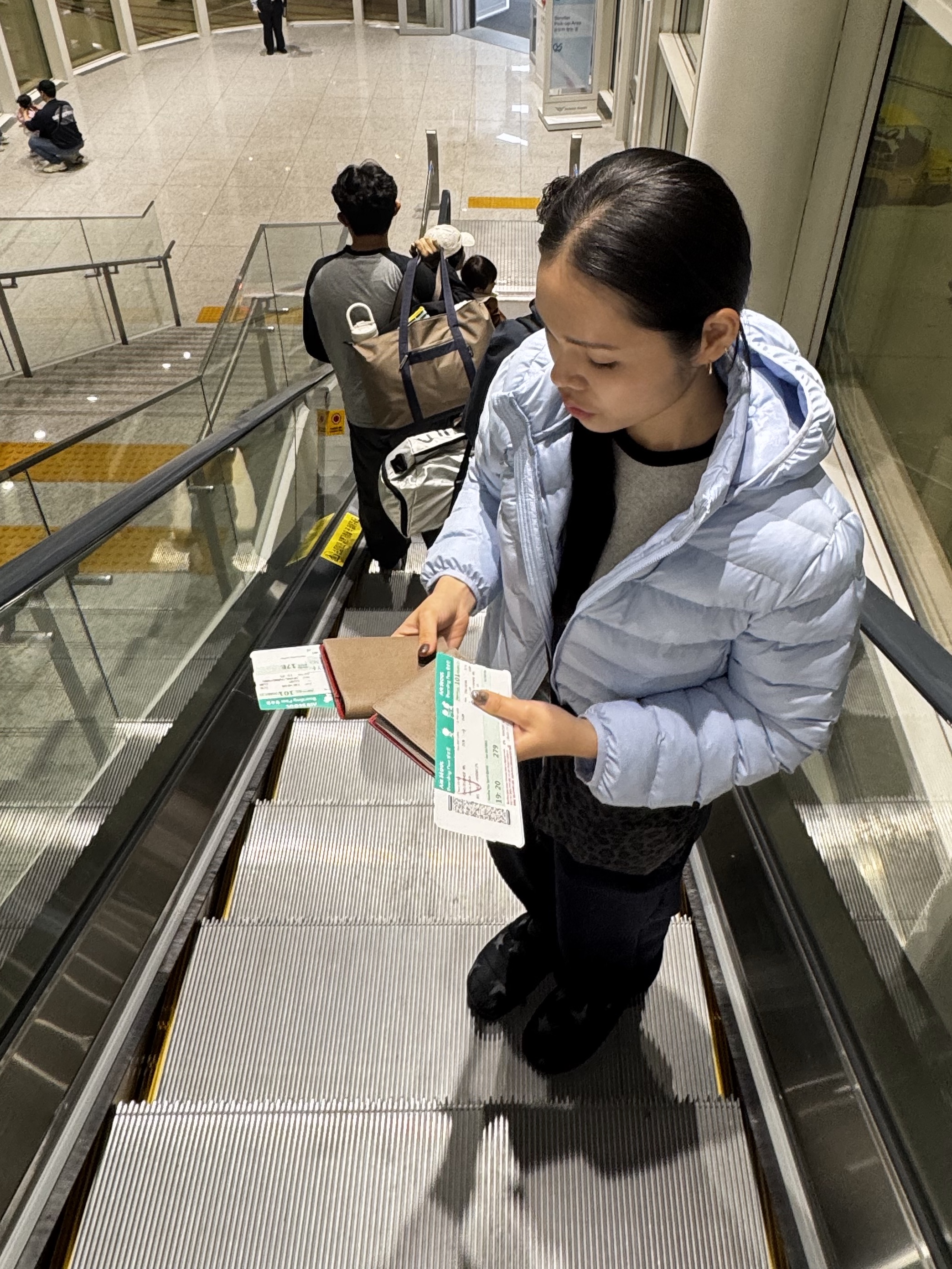 Subu Packable Exclusive Black, Lemaire Medium Croissant Bag Soft Grained Leather Dark Chocolate 착용 스타일 - 5