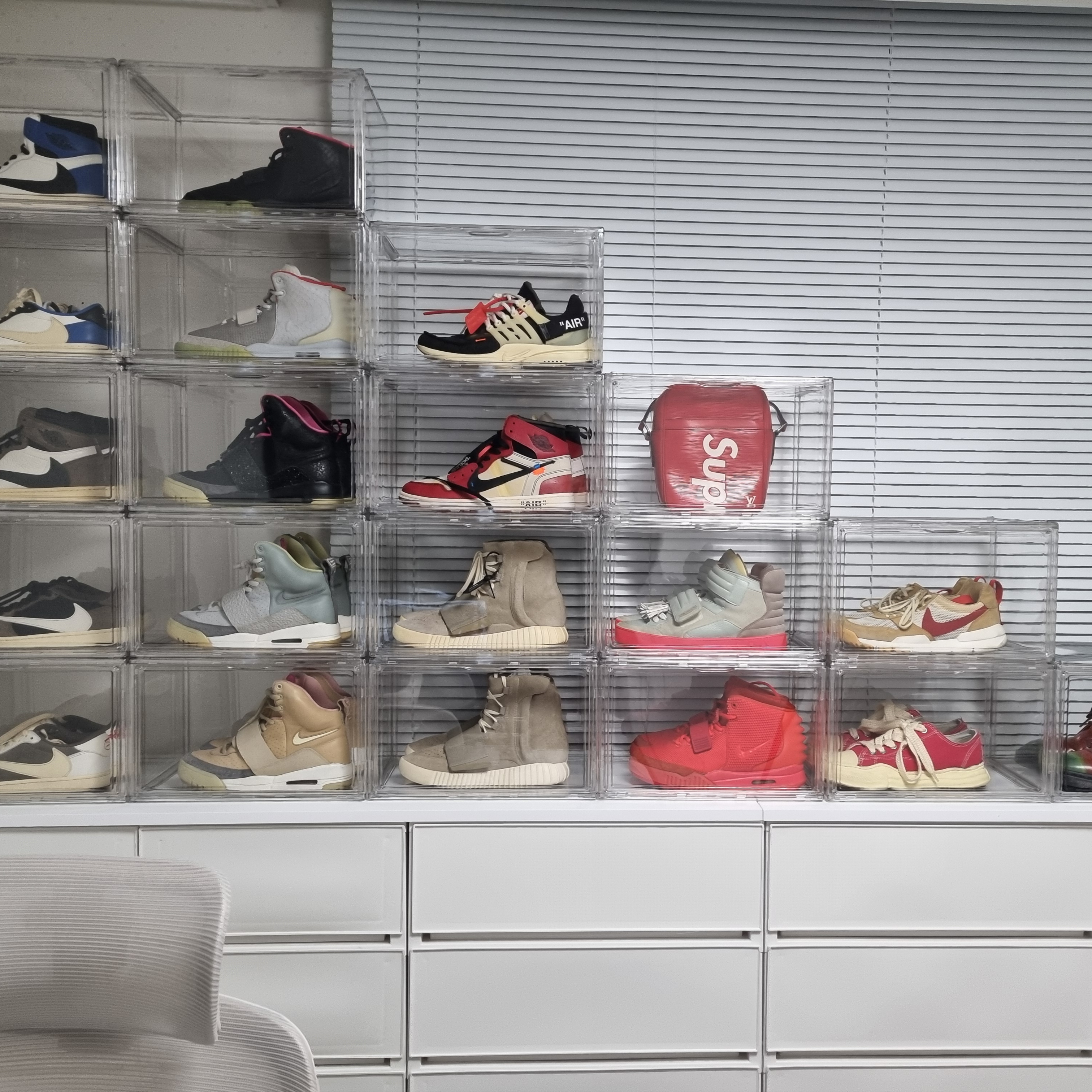 Nike Air Yeezy 2 Red October, Nike Air Yeezy 2 Solar Red 착용 스타일 - 3