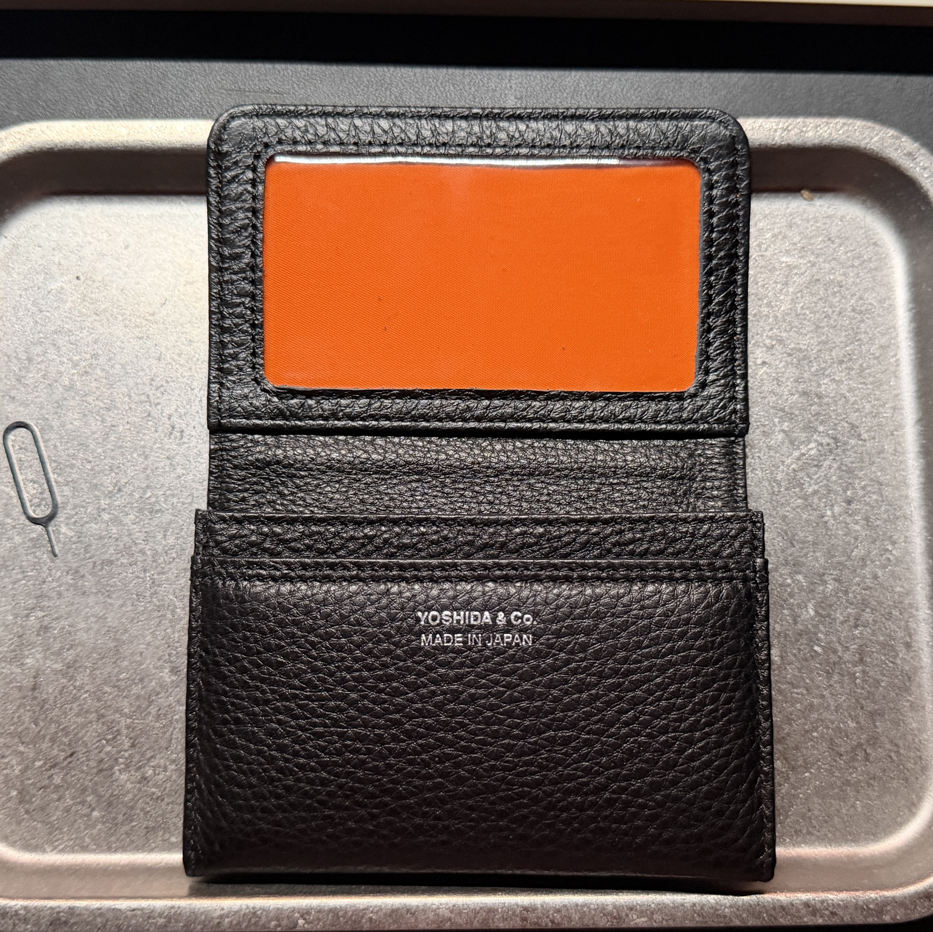 Porter Calm Card Case Black 착용 스타일 - 3