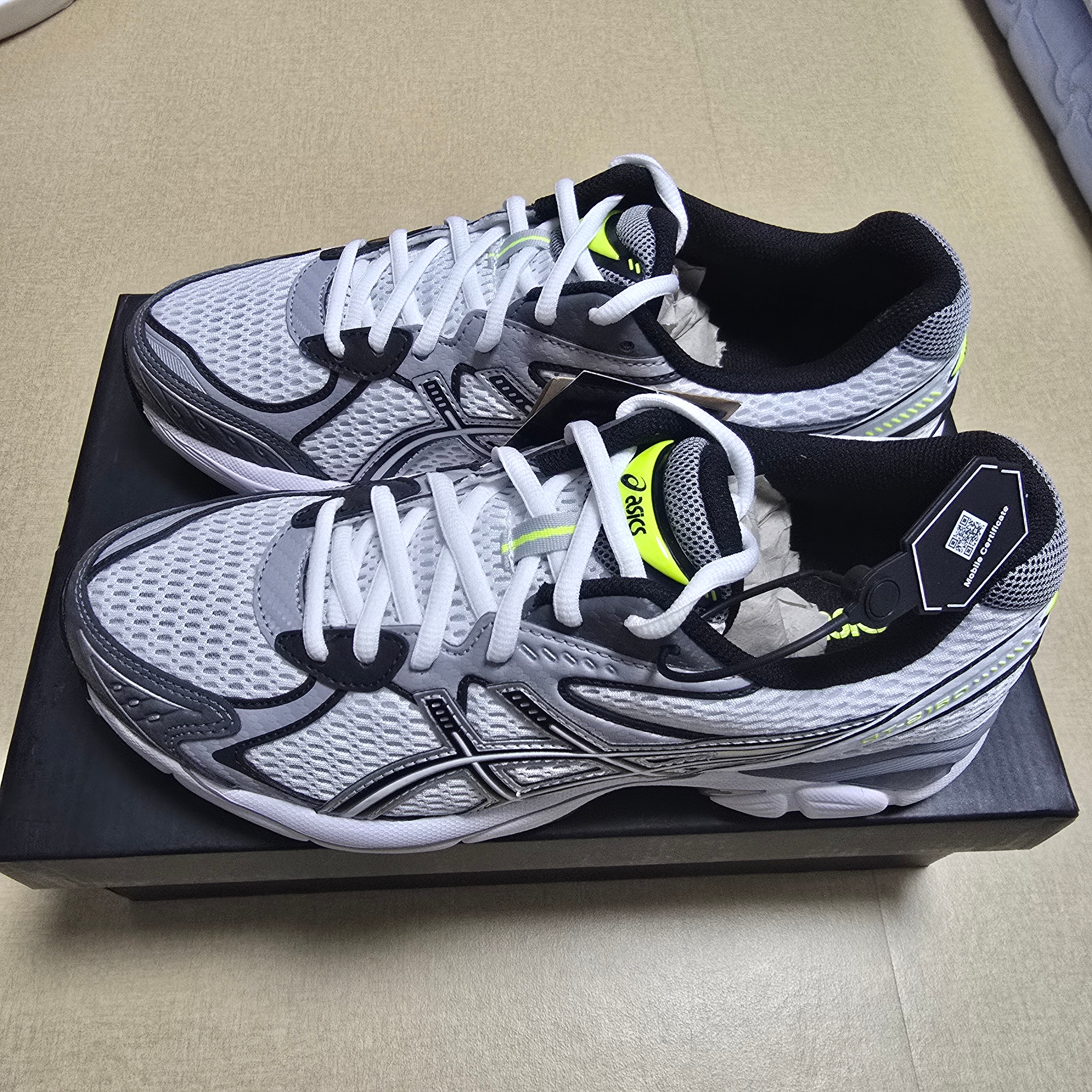 Asics x JJJJound GT-2160 White Black 착용 스타일 - 2
