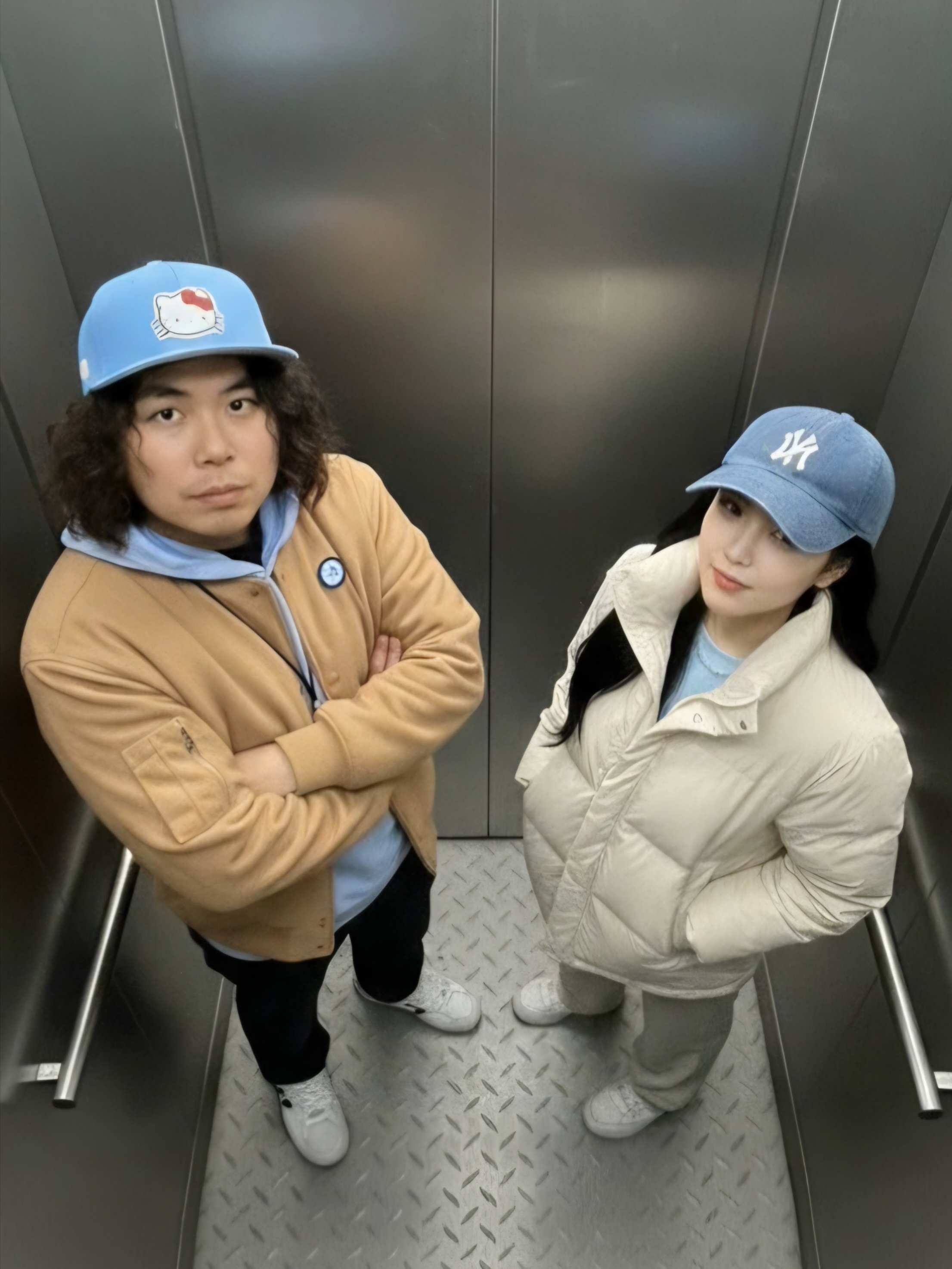 New Era x Hello Kitty Size Cap Radiant Blue 착용 스타일 - 1