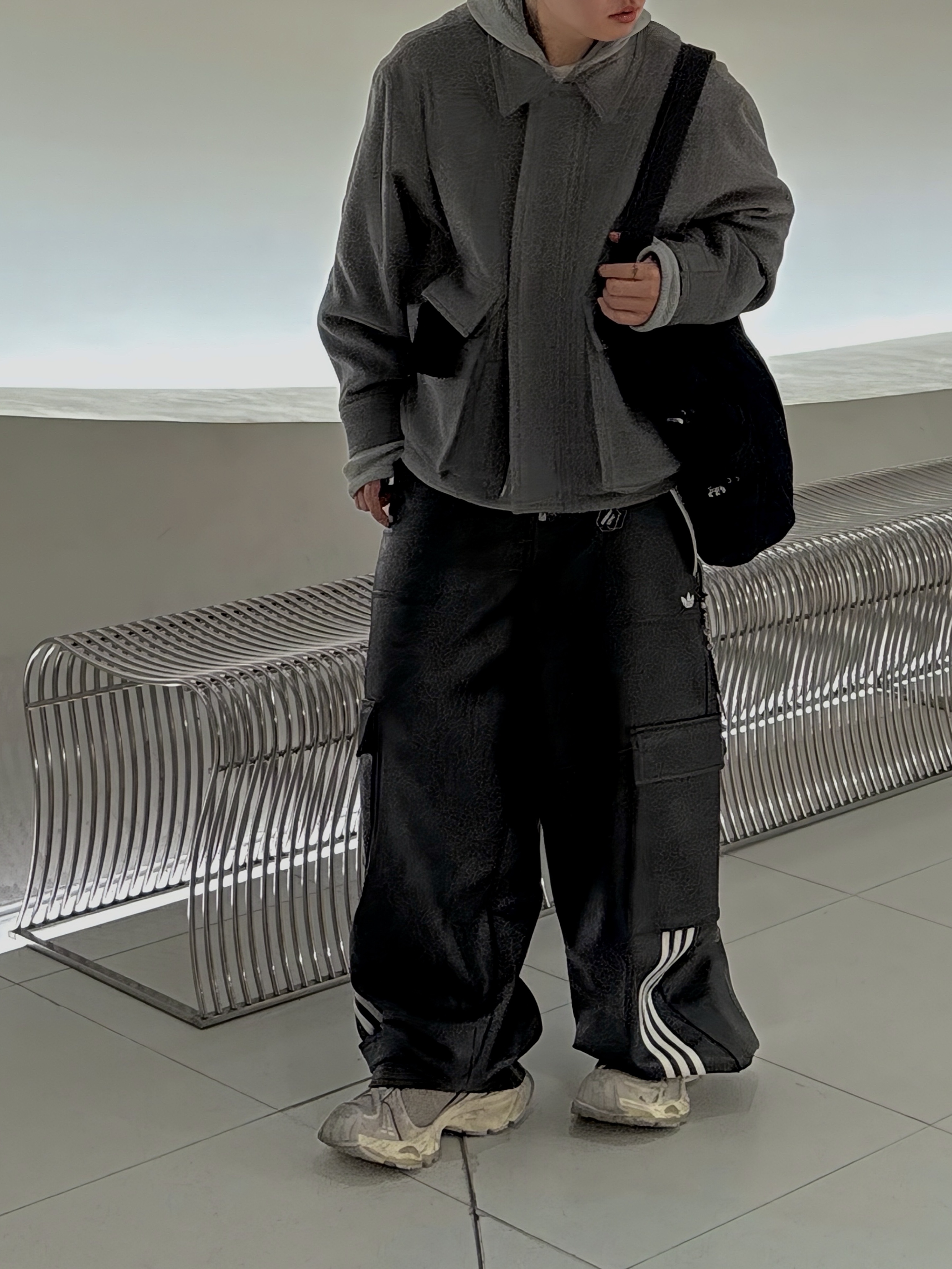 (W) Adidas Adilenium Season 3 Vintage Faux Leather Pants Black - KR Sizing, Balenciaga Stapler Sneaker Beige Grey 착용 스타일 - 5