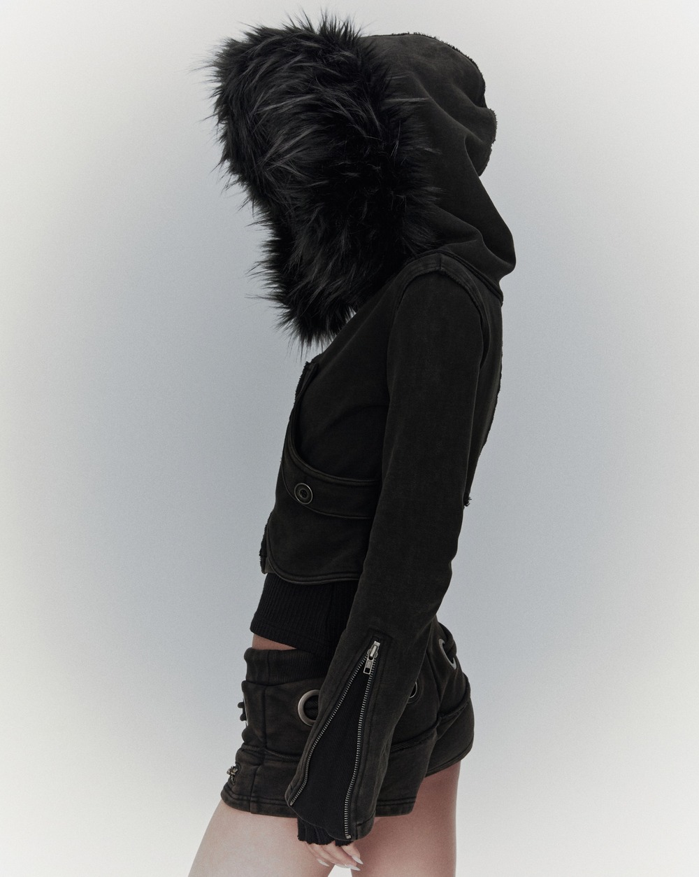 (W) 보니앤키예 디스트레스드 심 퍼 후드집업 (워싱 블랙)((W) bonienkiye Distressed Seam Fur Hood Zip-Up Washed Black) - 4