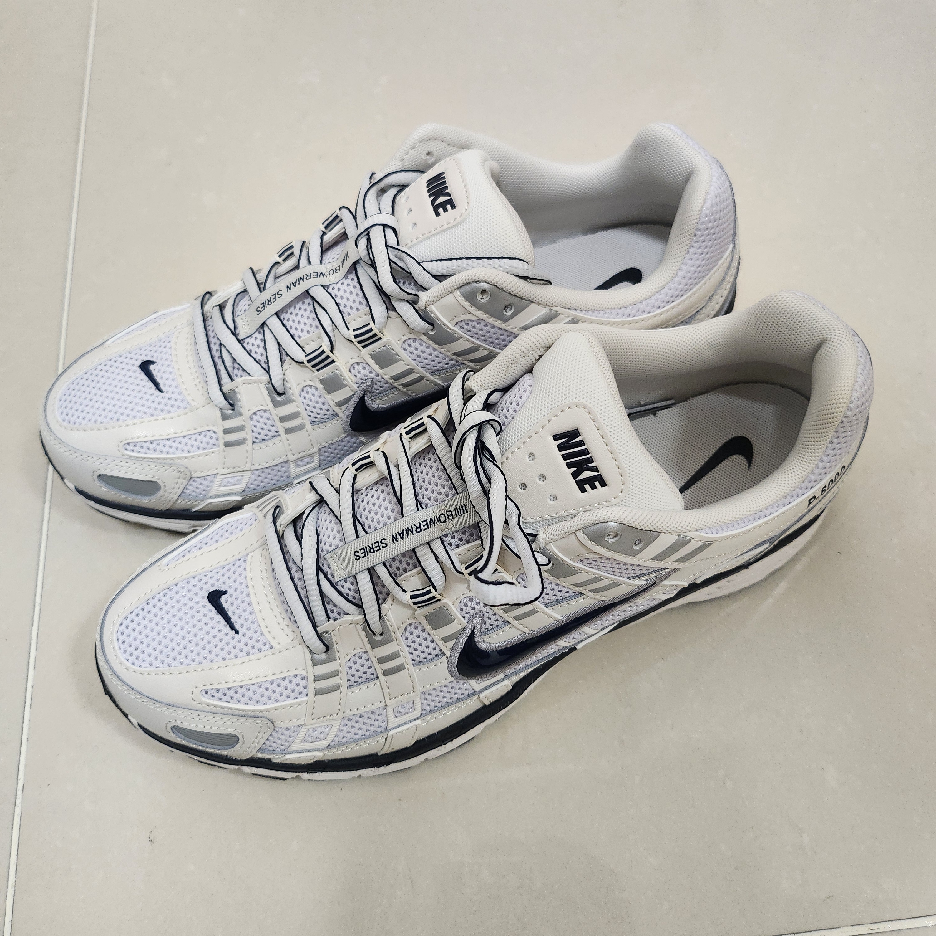 Nike P-6000 Phantom Summit White 착용 스타일