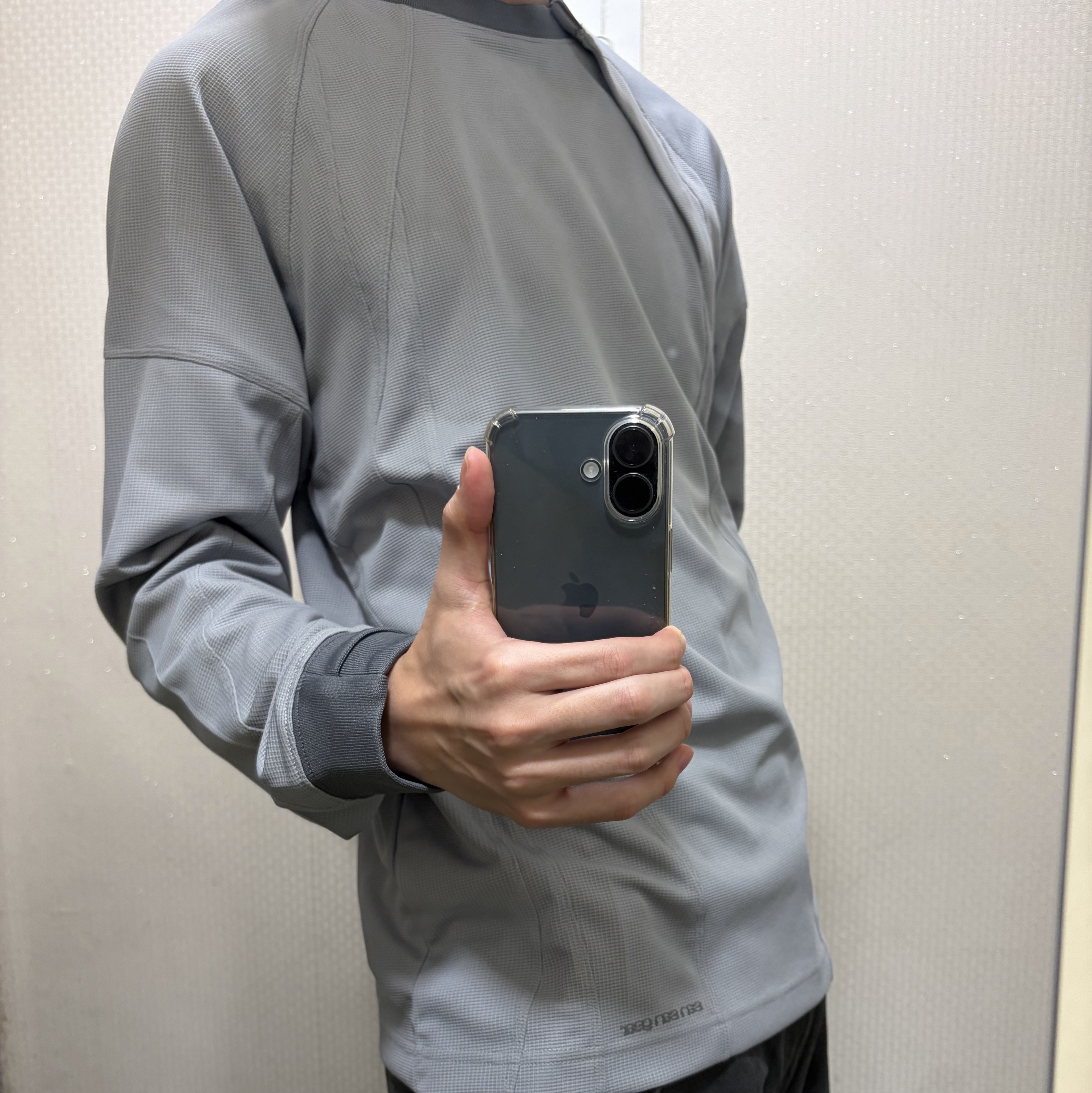 Sansan Gear Placket Long Sleeves Grey 착용 스타일