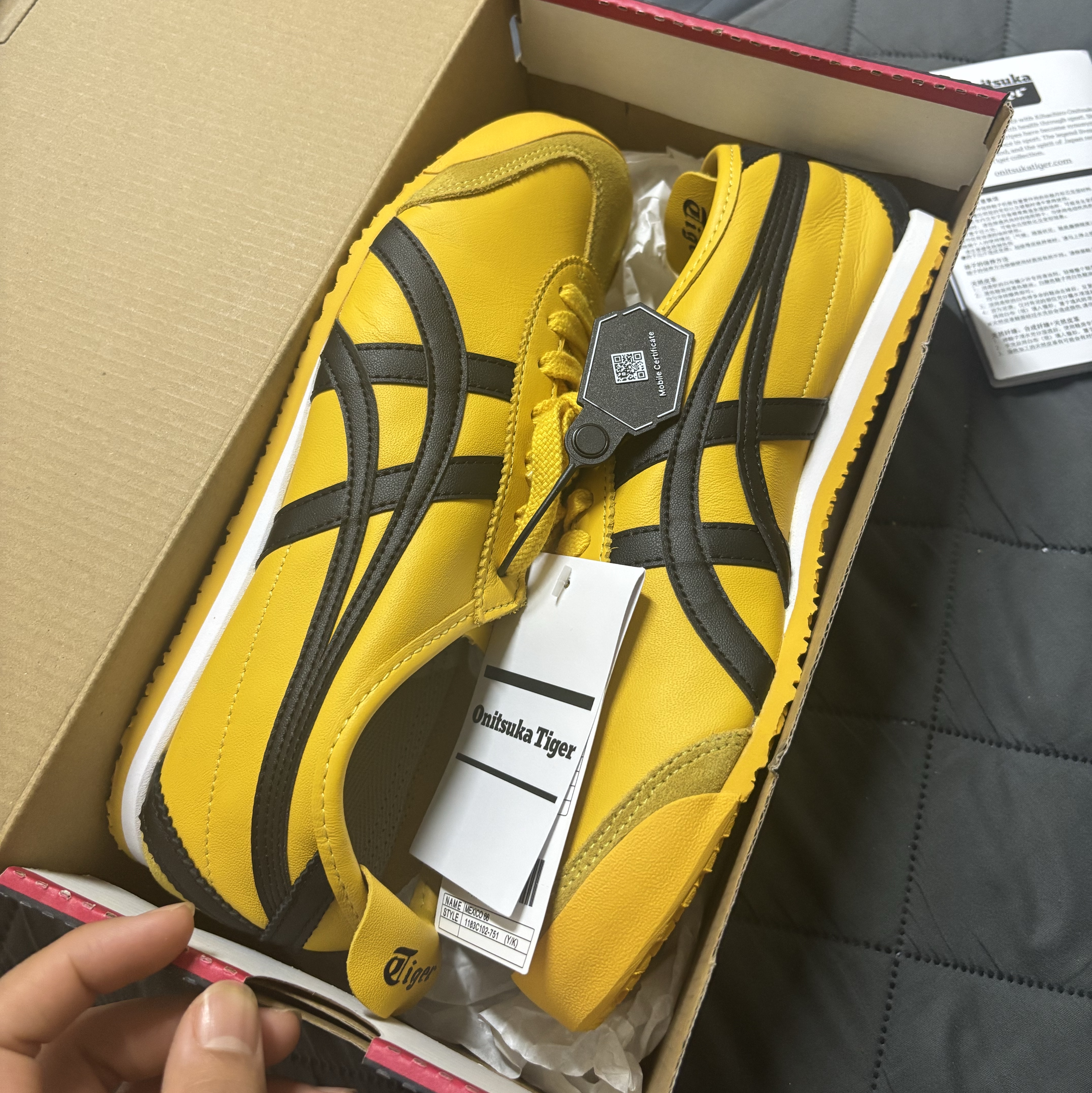 Onitsuka Tiger Mexico 66 Yellow Black 착용 스타일