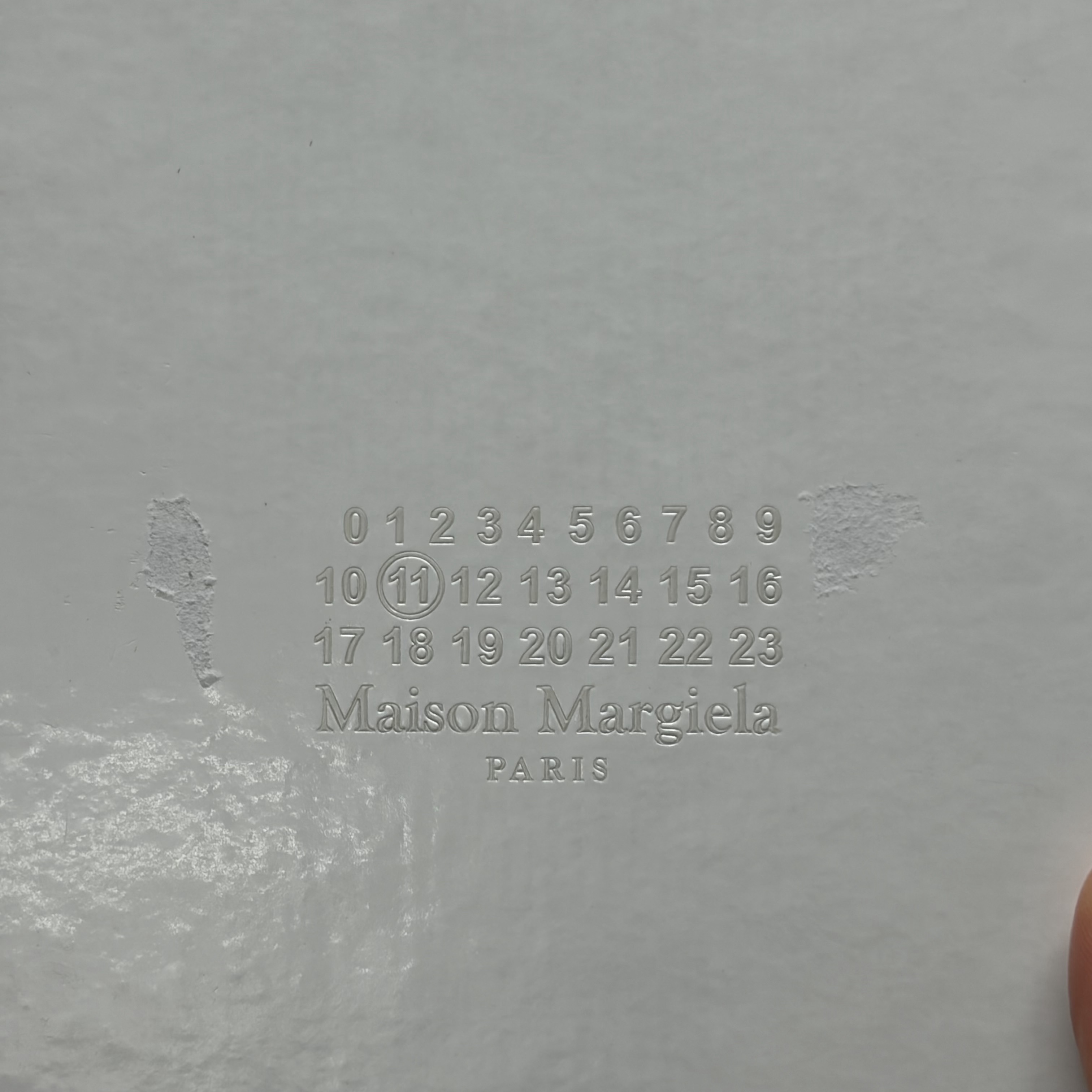 Maison Margiela Leather Bi-Fold Card Holder Black 착용 스타일 - 1